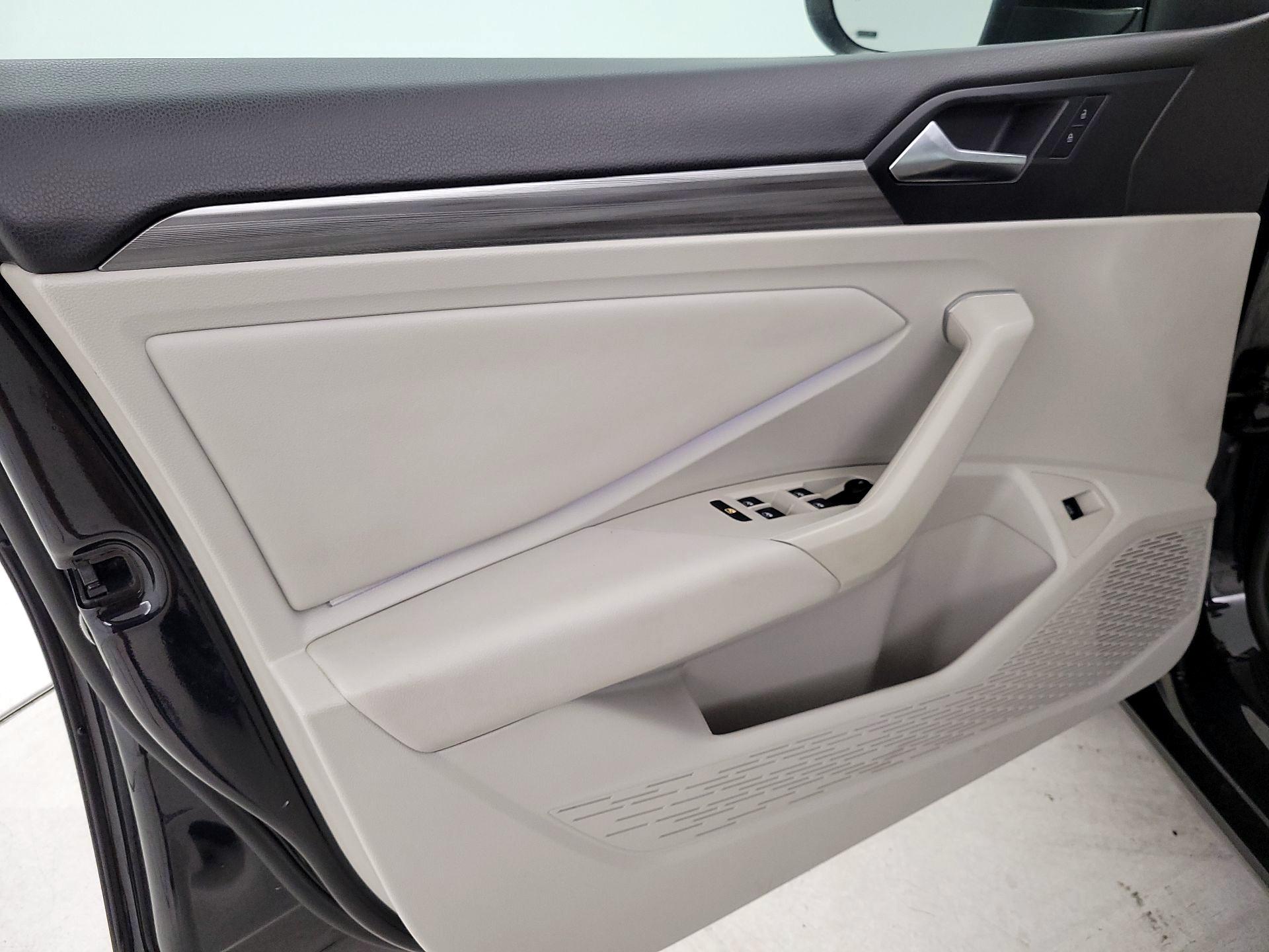 Thumbnail: 2019 Volkswagen Jetta - 12