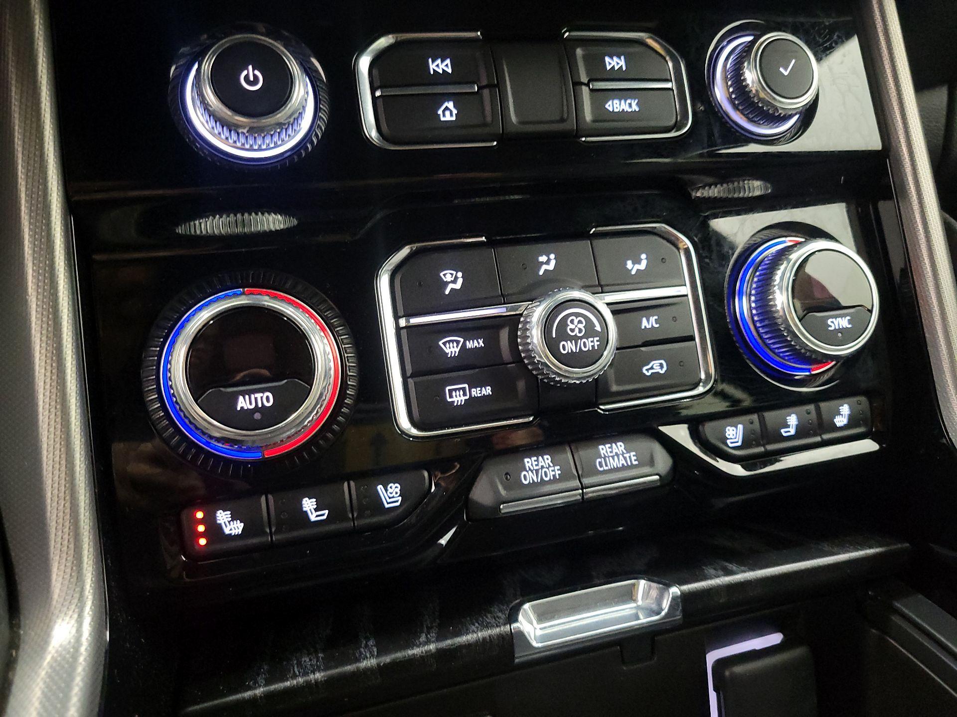 Thumbnail: 2021 GMC Yukon XL - 17