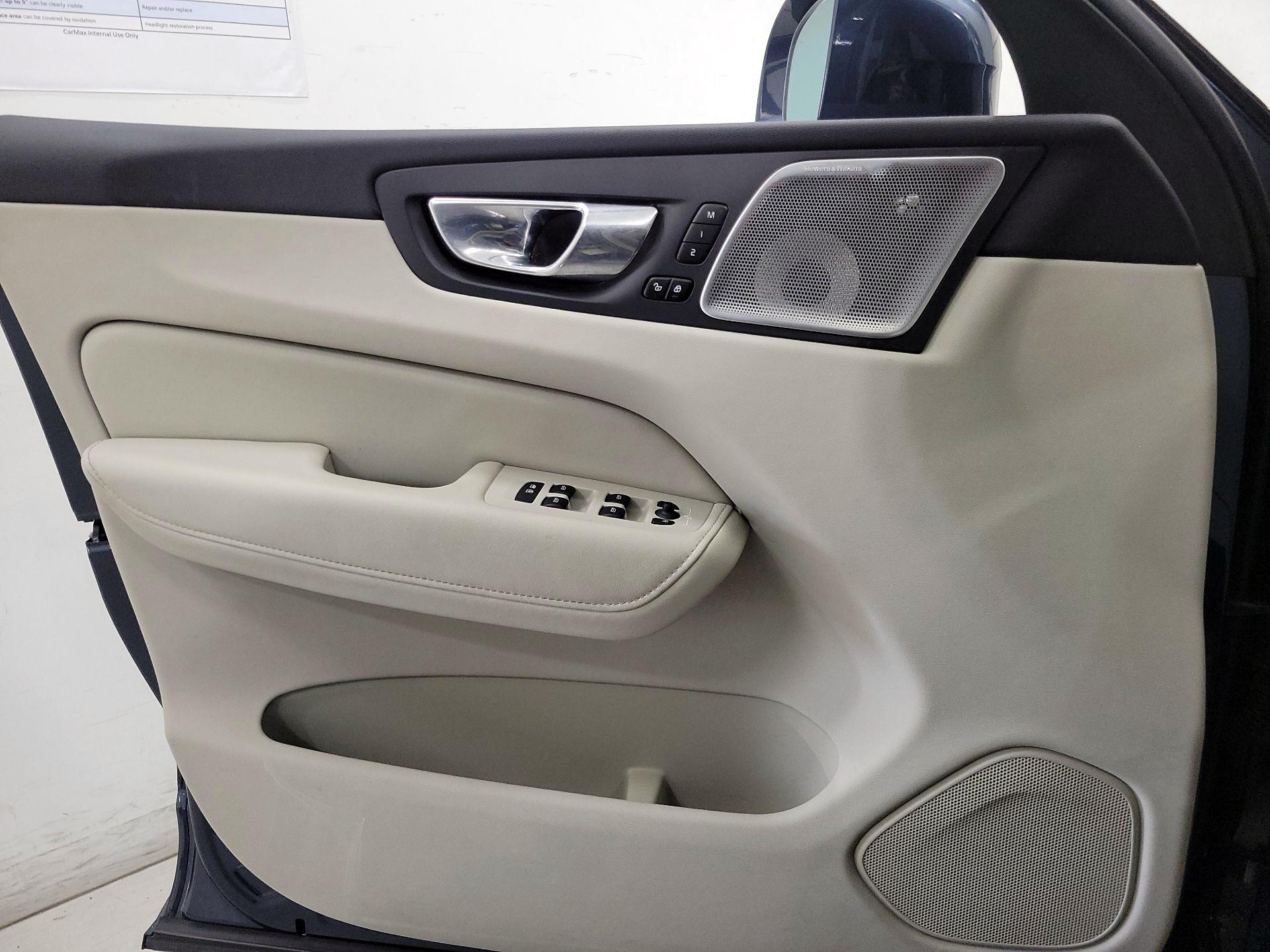 Thumbnail: 2022 Volvo XC60 - 12