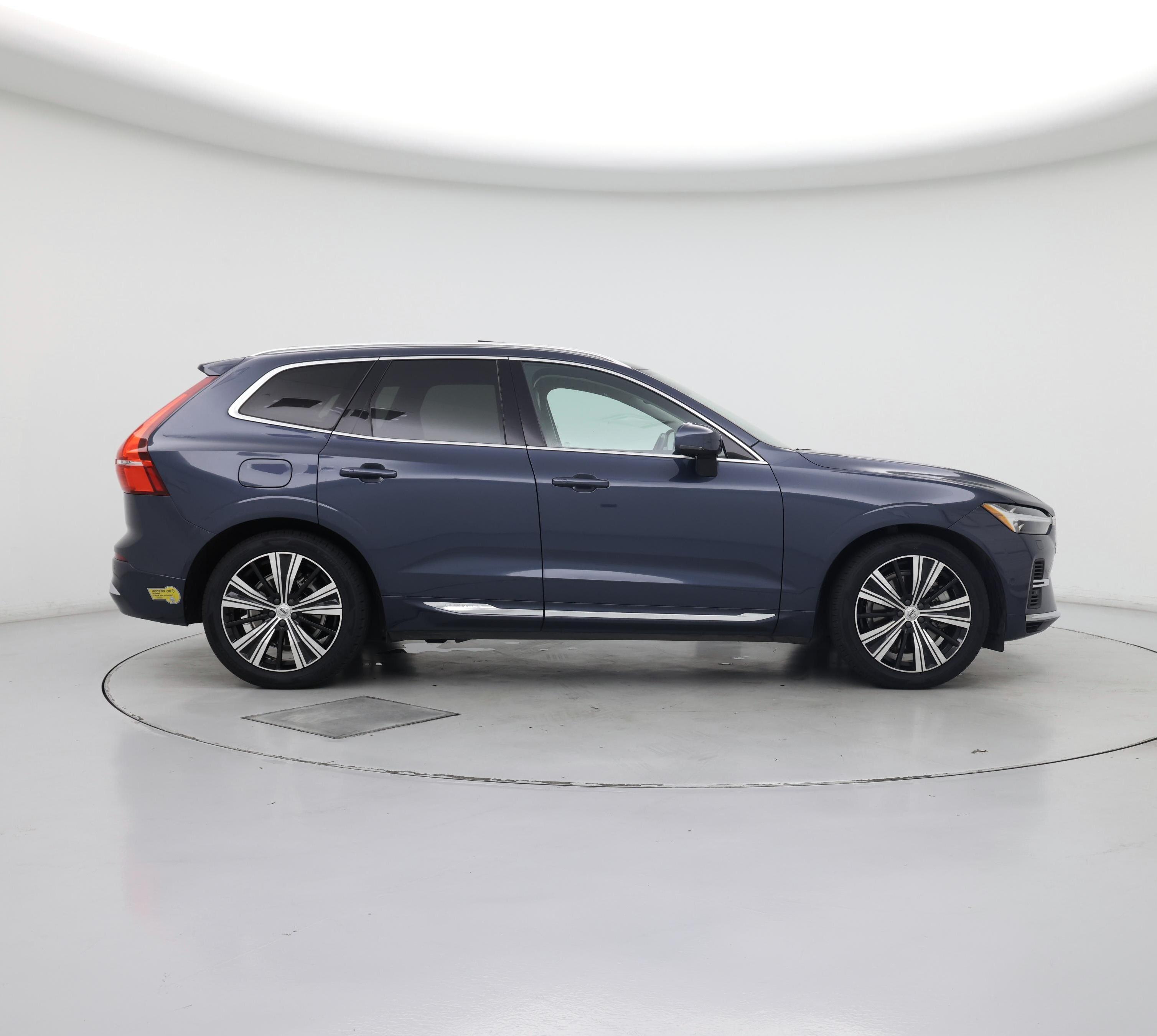 Thumbnail: 2022 Volvo XC60 - 7