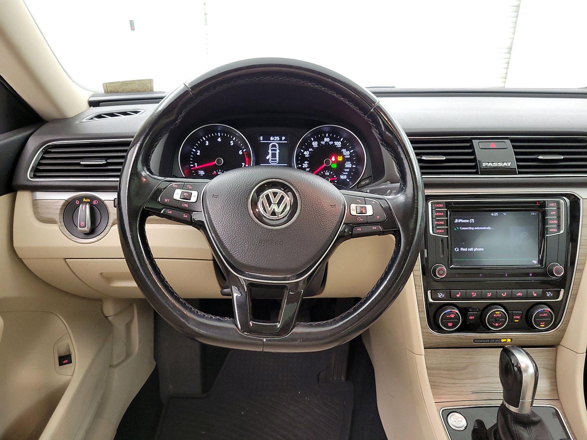 Thumbnail: 2018 Volkswagen Passat - 10