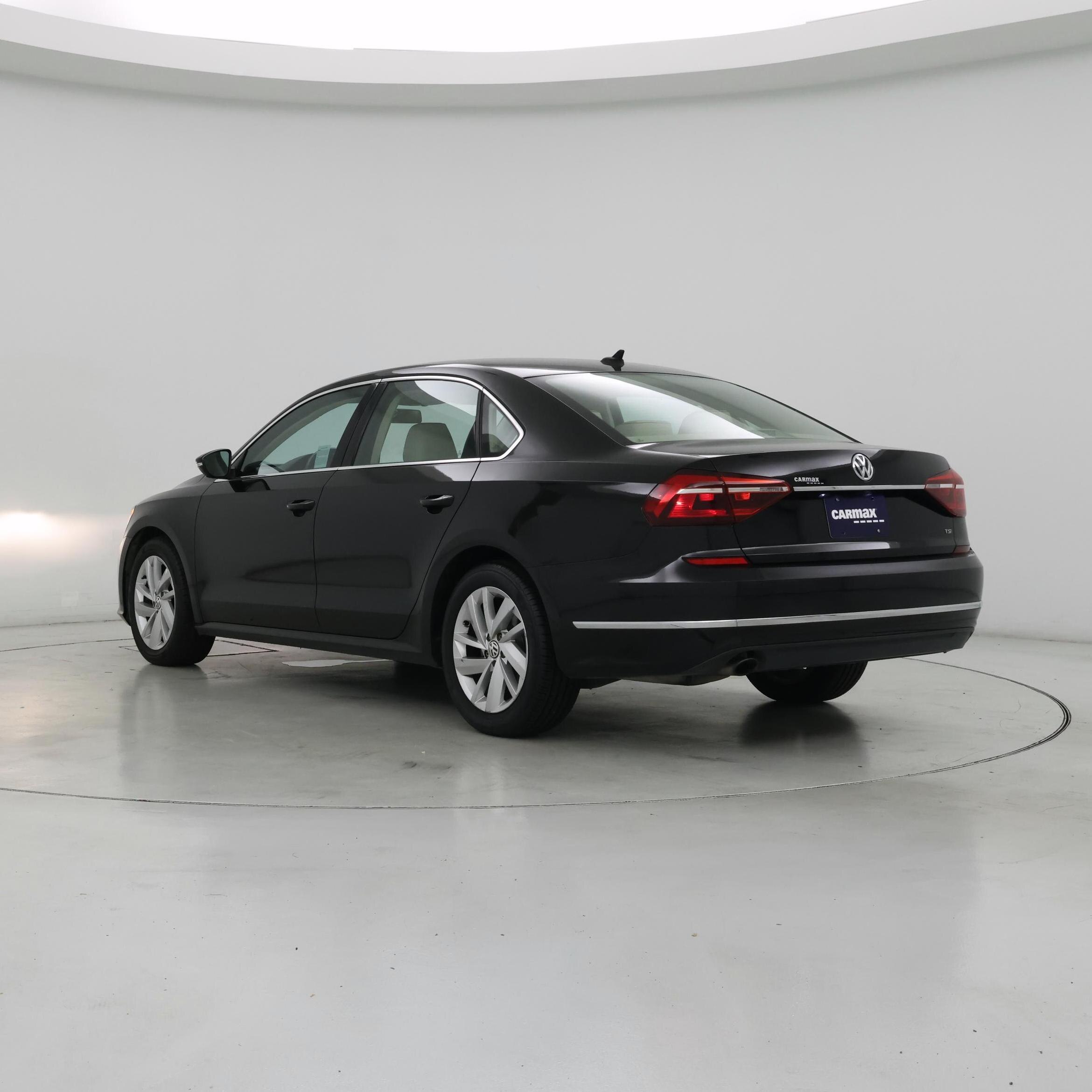 Thumbnail: 2018 Volkswagen Passat - 2