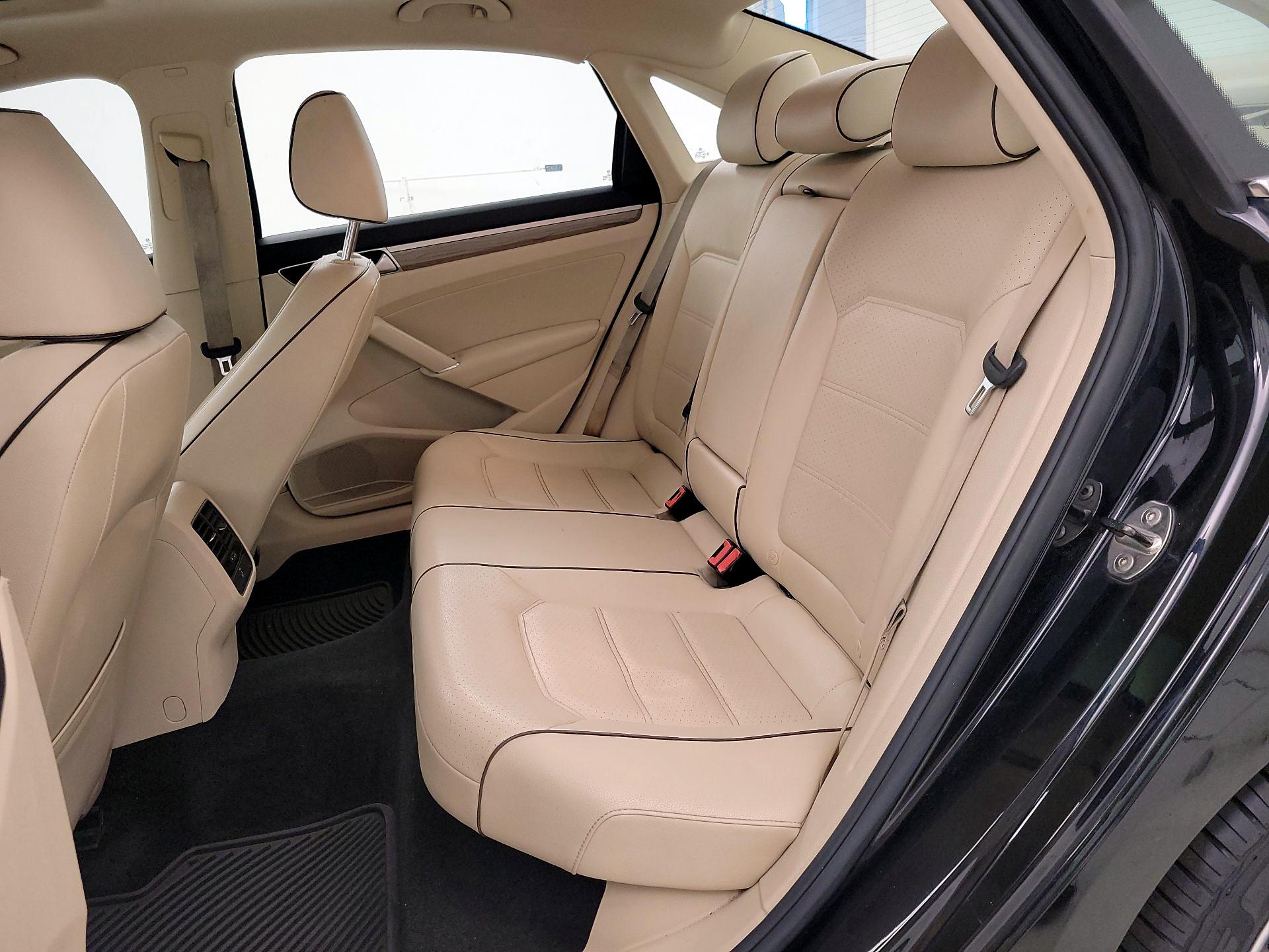 Thumbnail: 2018 Volkswagen Passat - 20