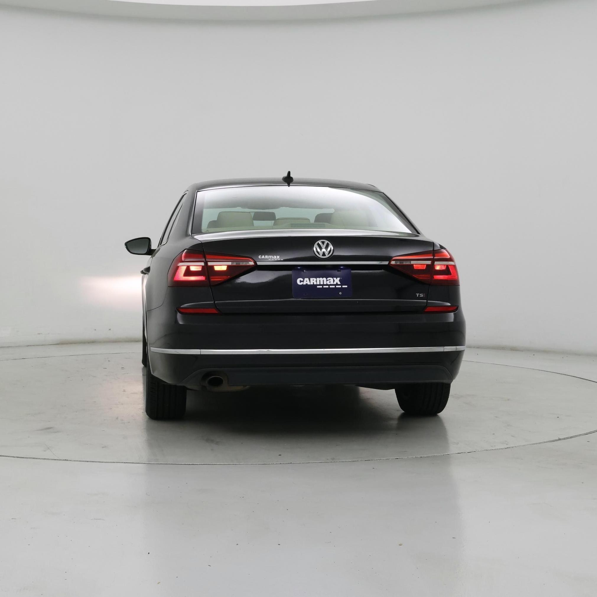 Thumbnail: 2018 Volkswagen Passat - 6