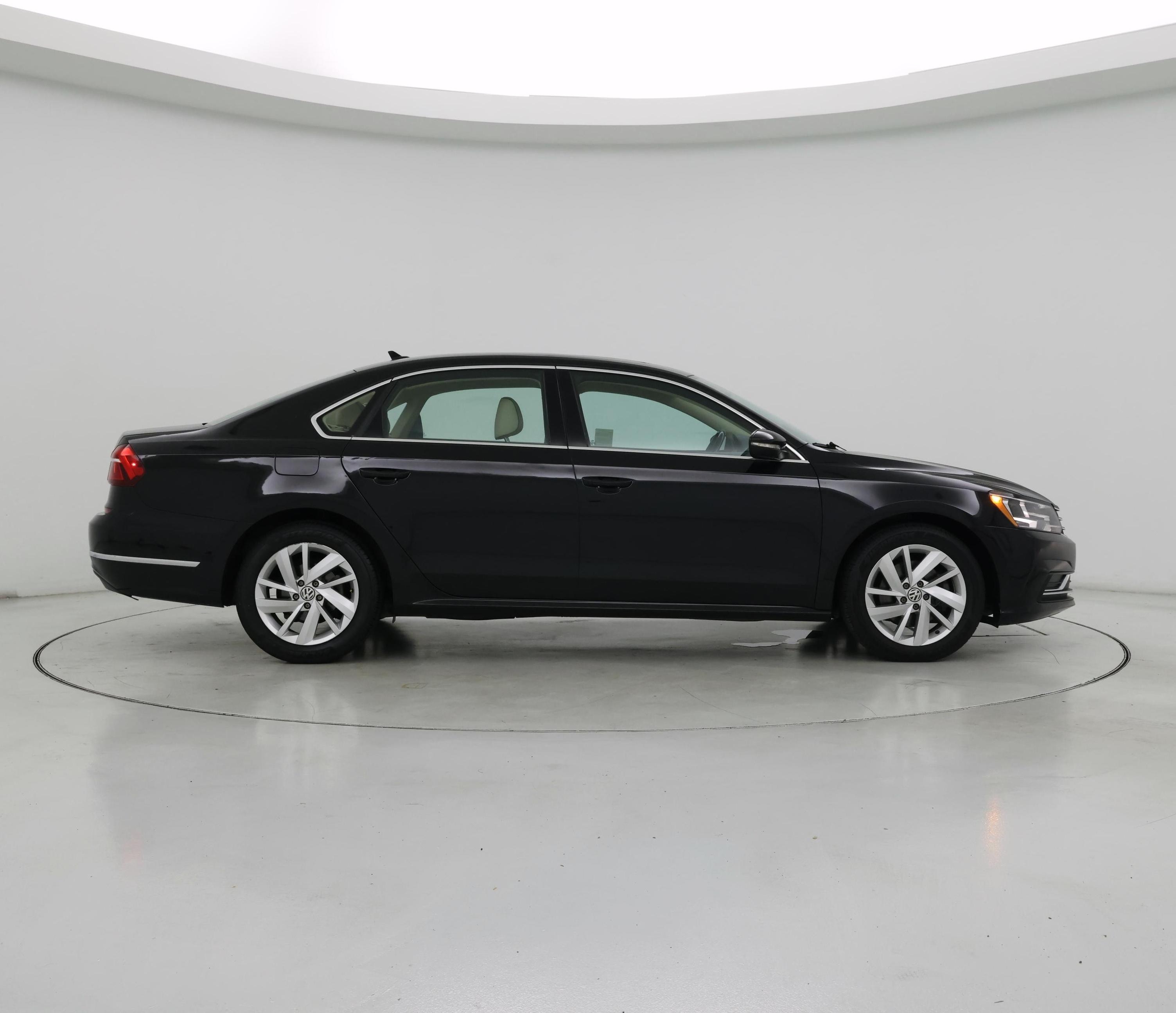 Thumbnail: 2018 Volkswagen Passat - 7