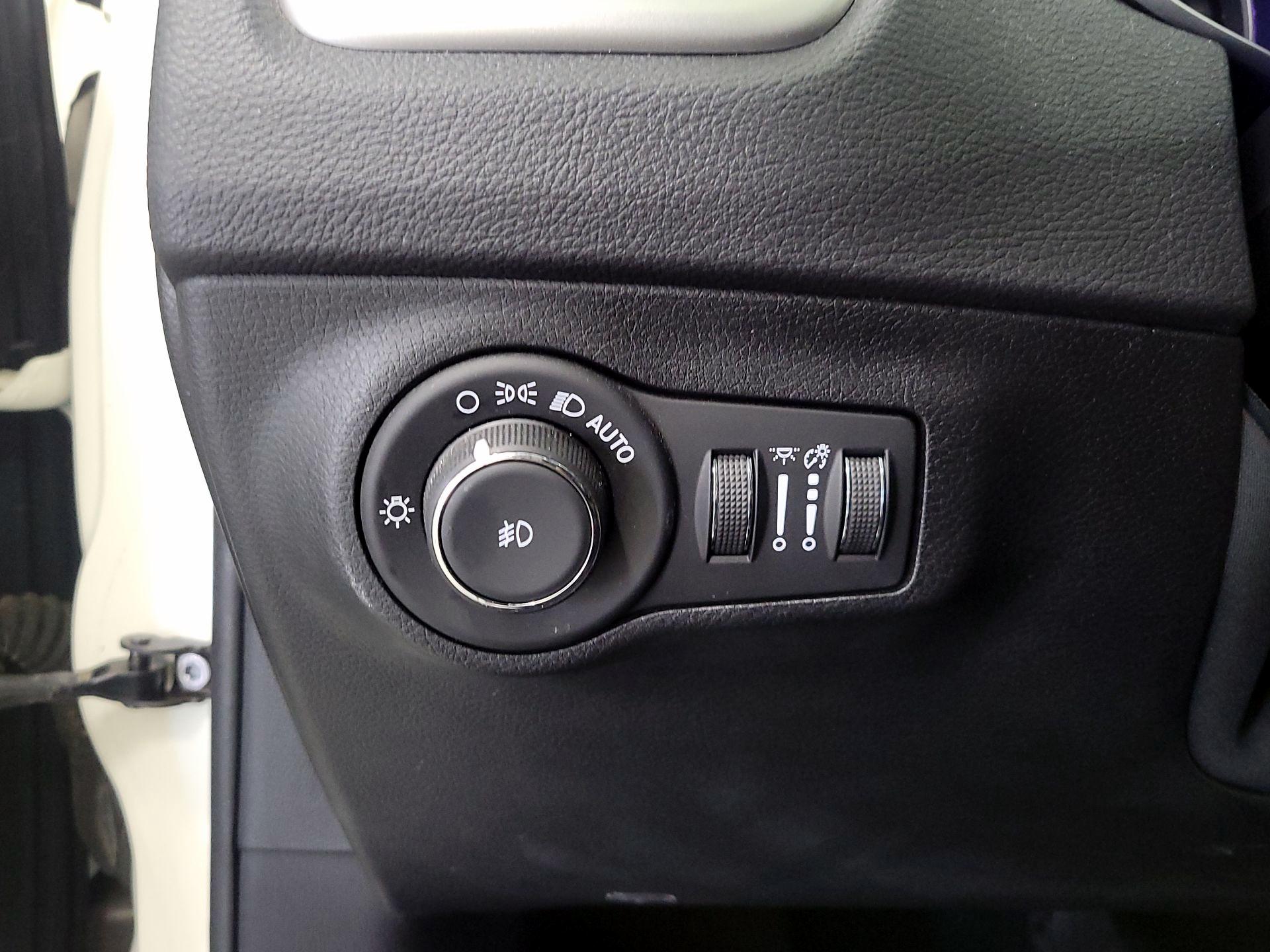 Thumbnail: 2019 Jeep Compass - 13