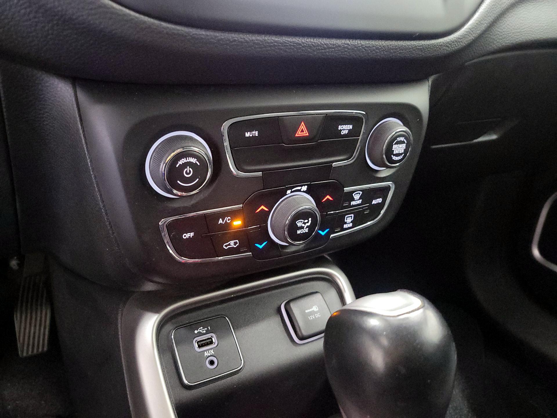 Thumbnail: 2019 Jeep Compass - 16