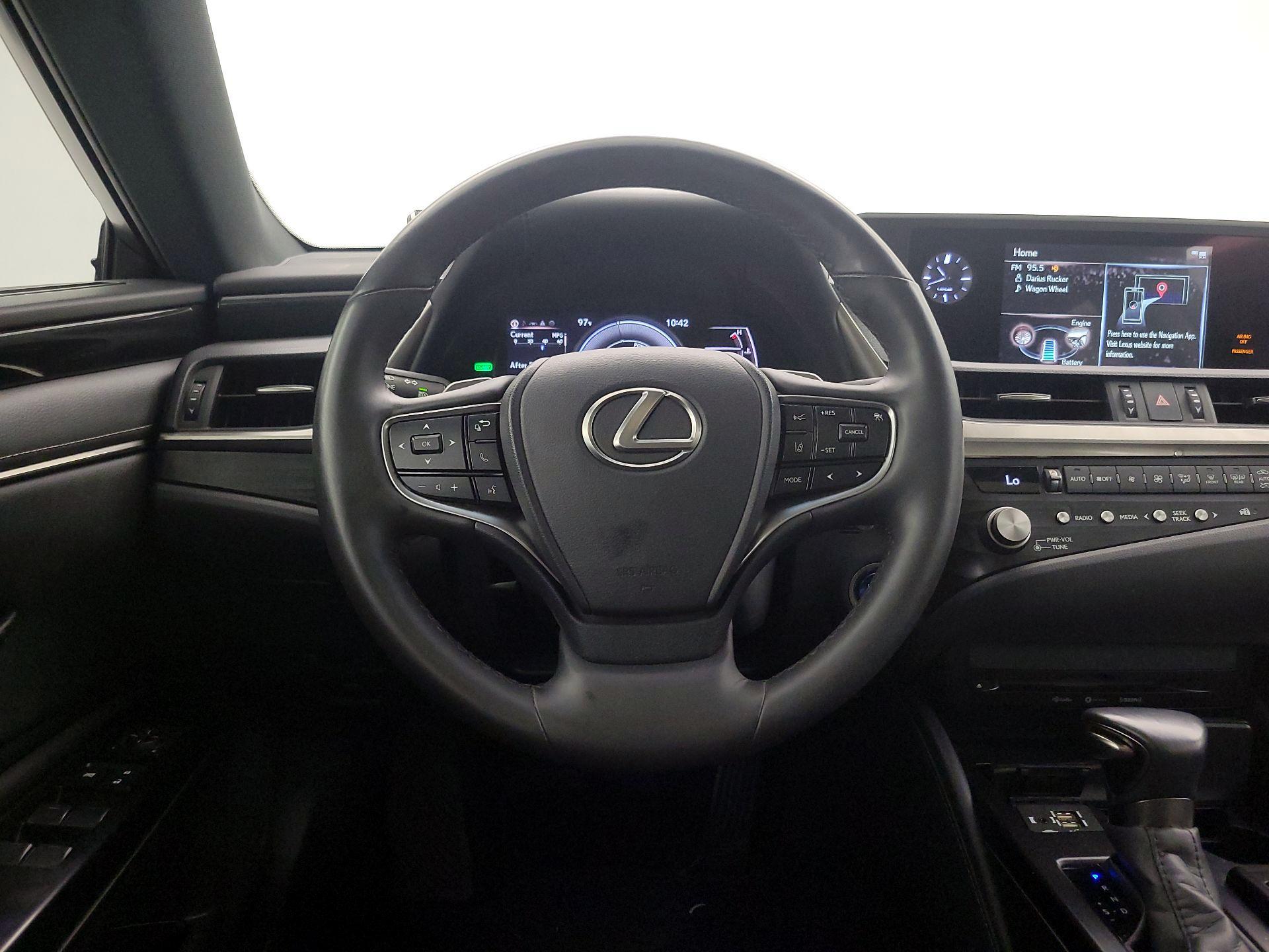 Thumbnail: 2021 Lexus ES - 10