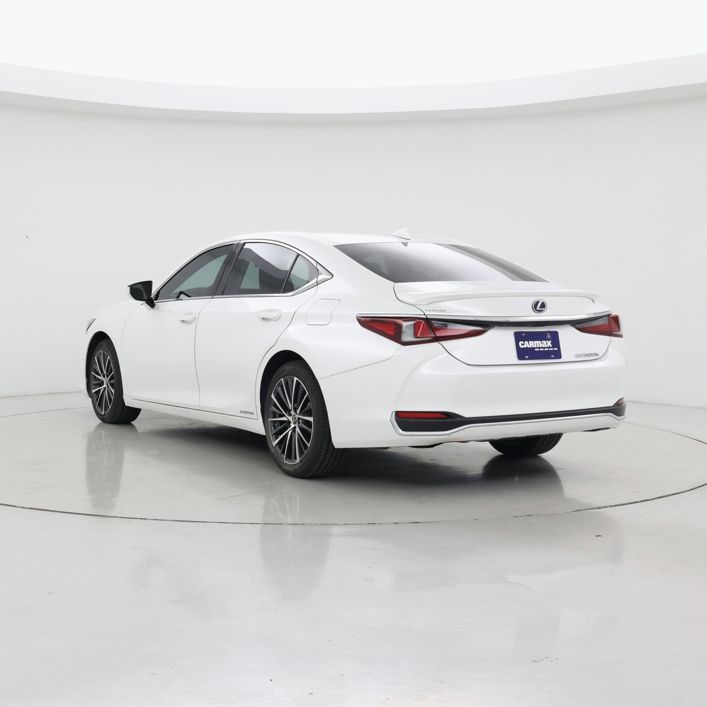Thumbnail: 2021 Lexus ES - 2