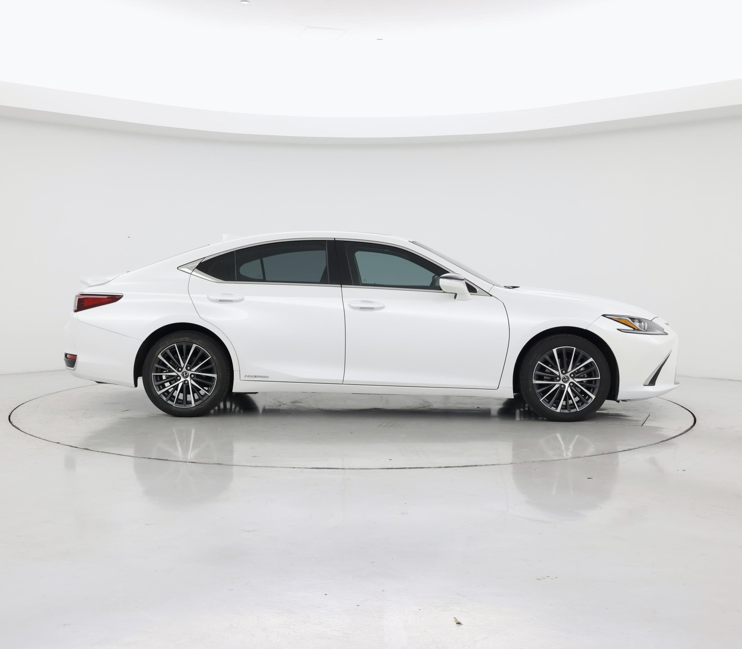 Thumbnail: 2021 Lexus ES - 7