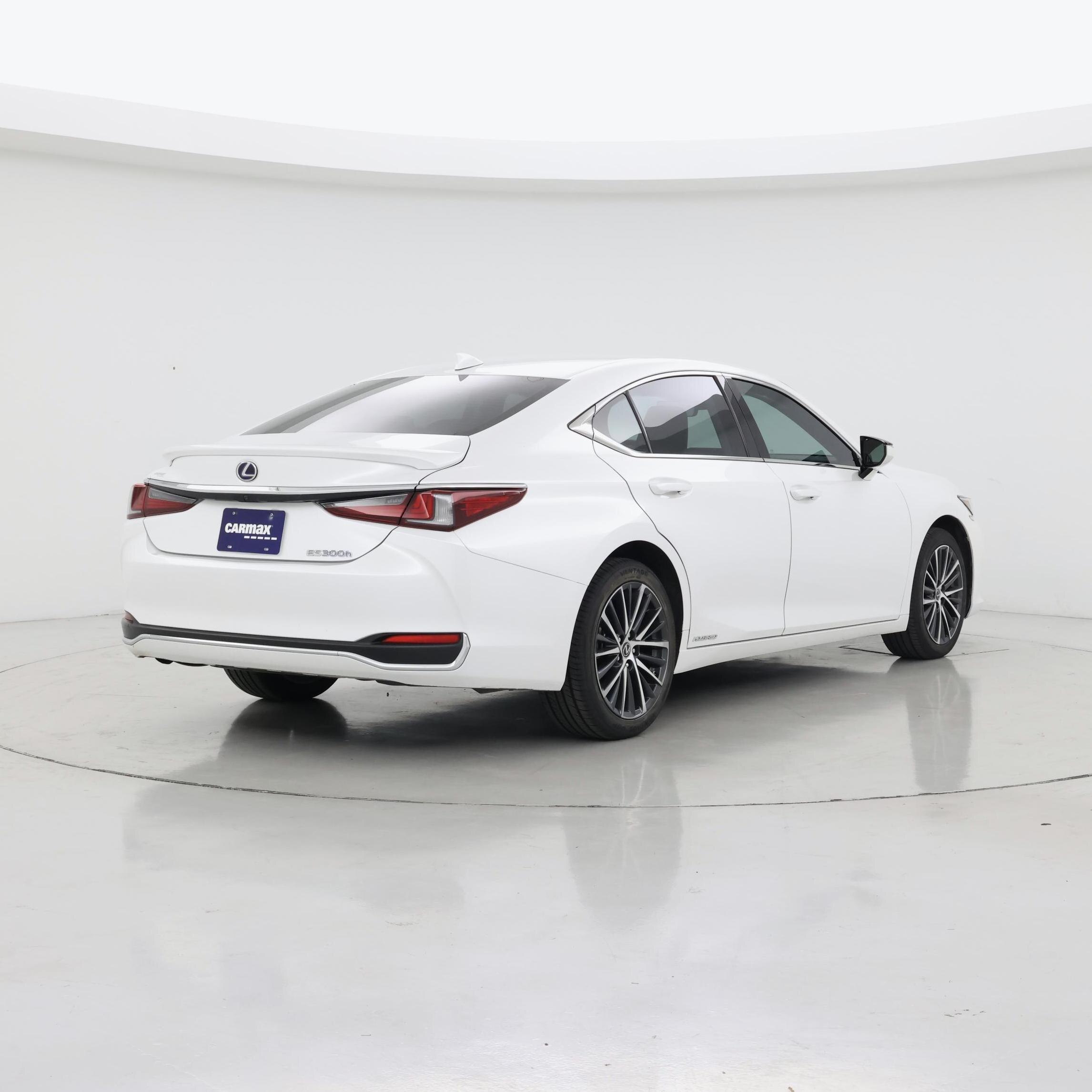 Thumbnail: 2021 Lexus ES - 8