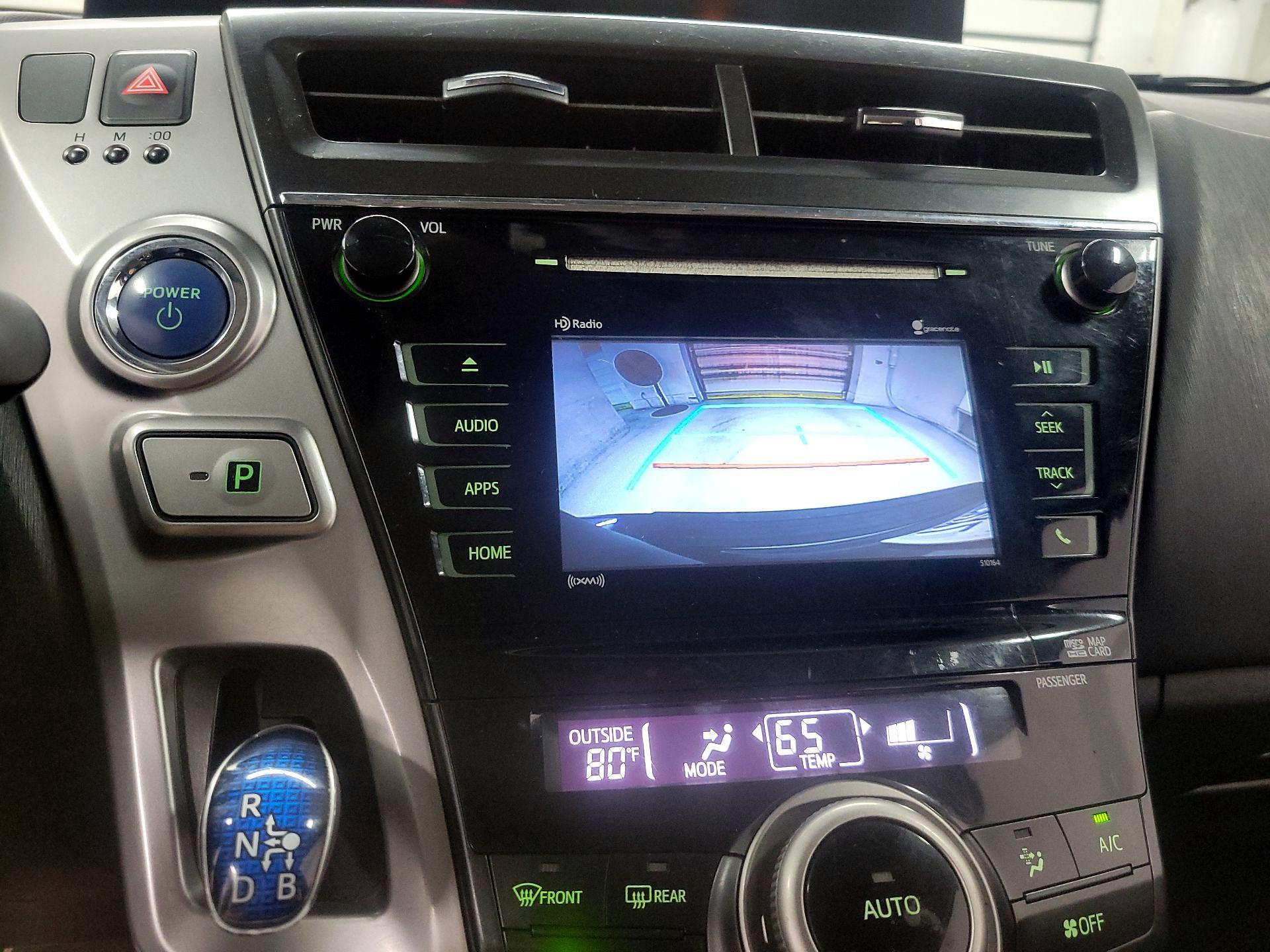 Thumbnail: 2017 Toyota Prius v - 15