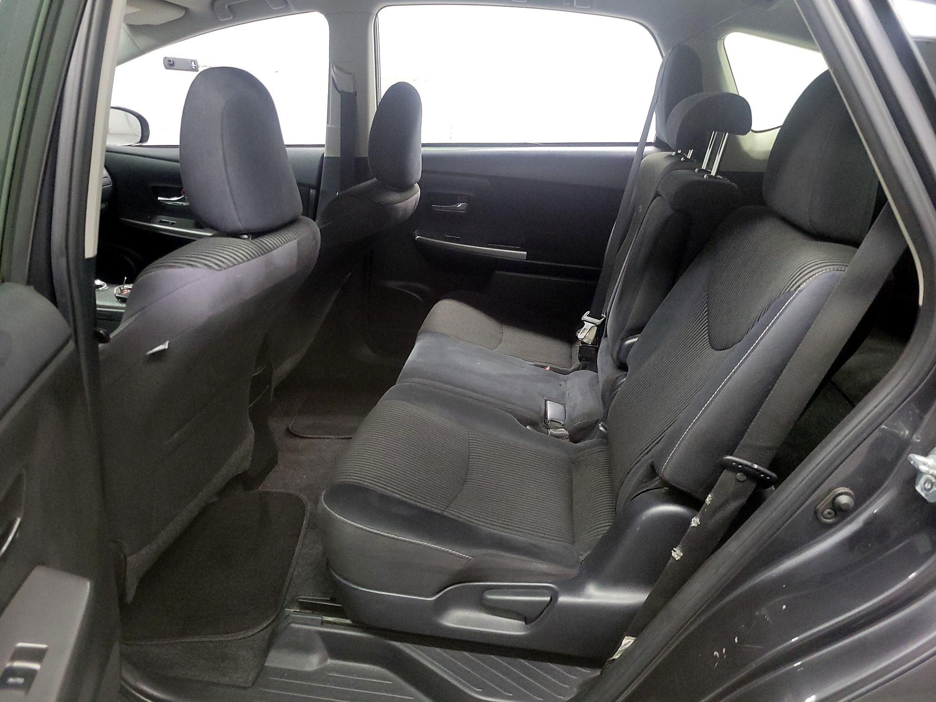 Thumbnail: 2017 Toyota Prius v - 20