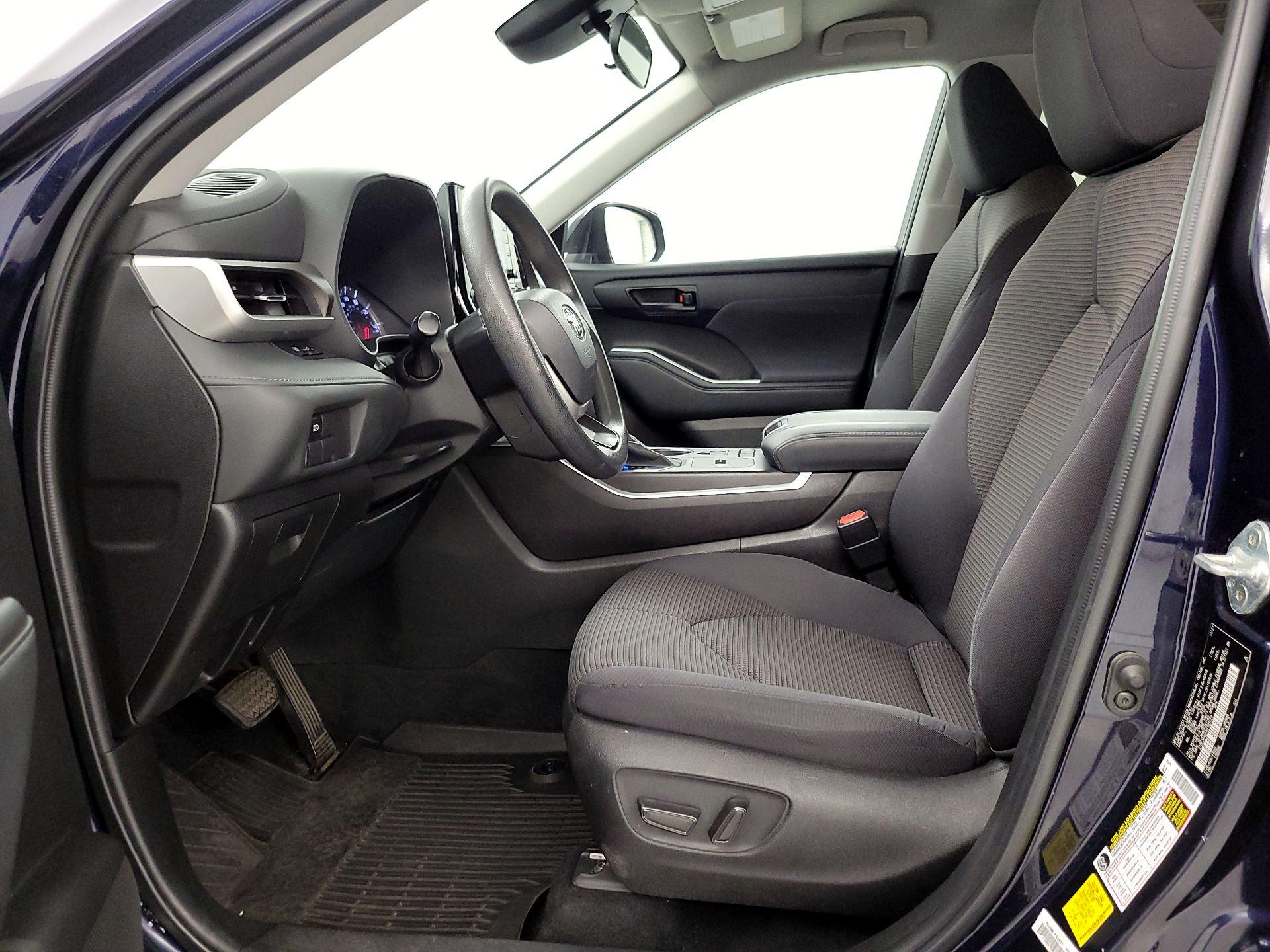 Thumbnail: 2022 Toyota Highlander - 11