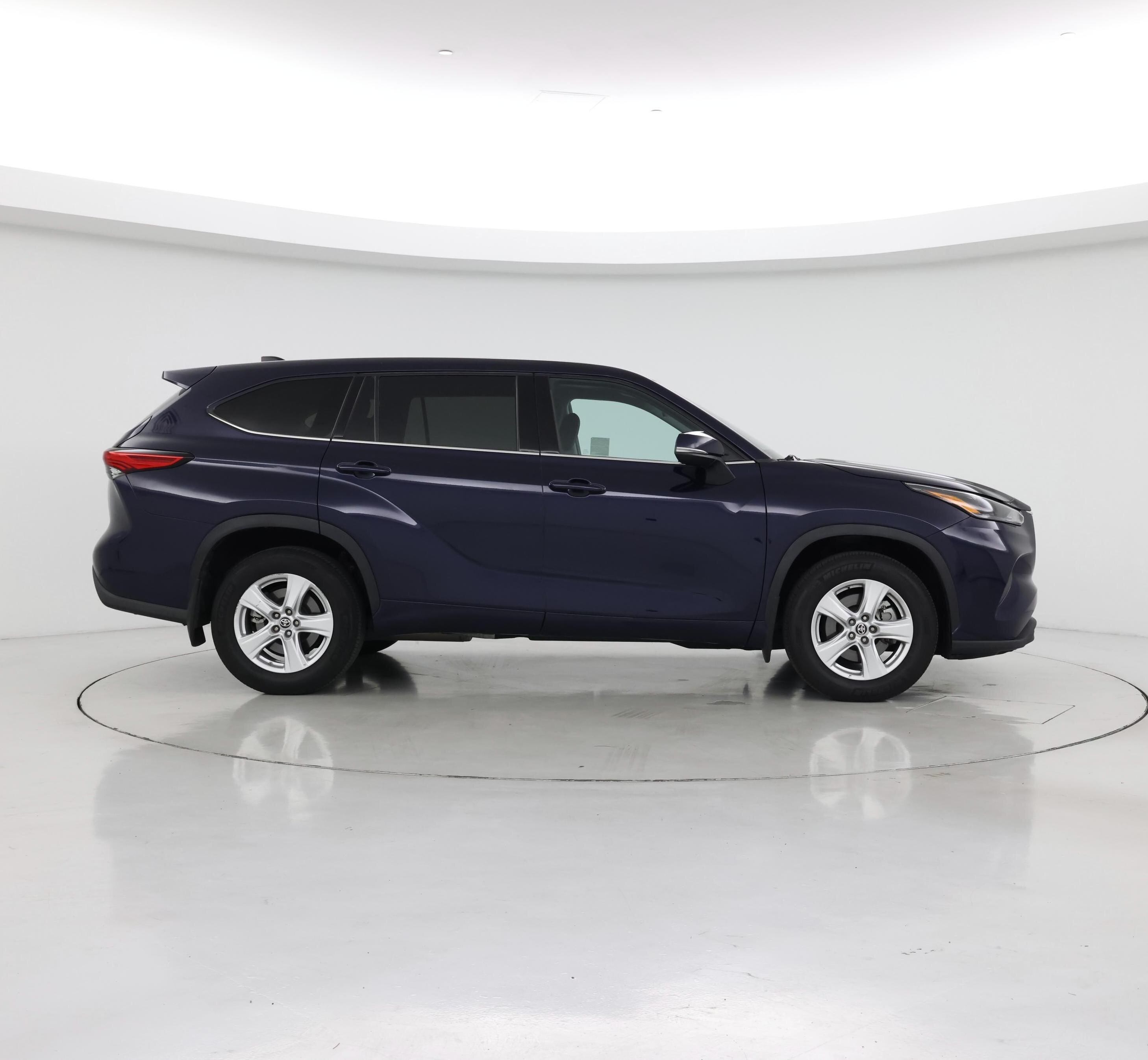Thumbnail: 2022 Toyota Highlander - 7