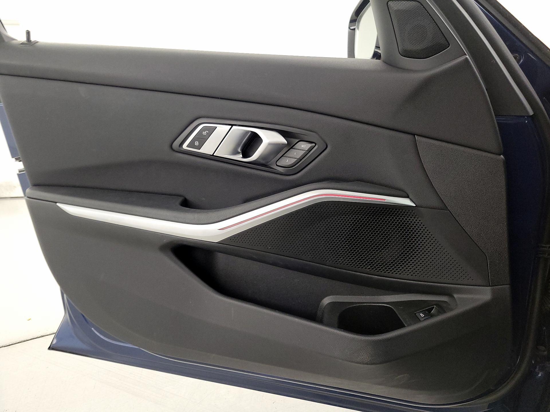 Thumbnail: 2021 BMW 3 Series - 12