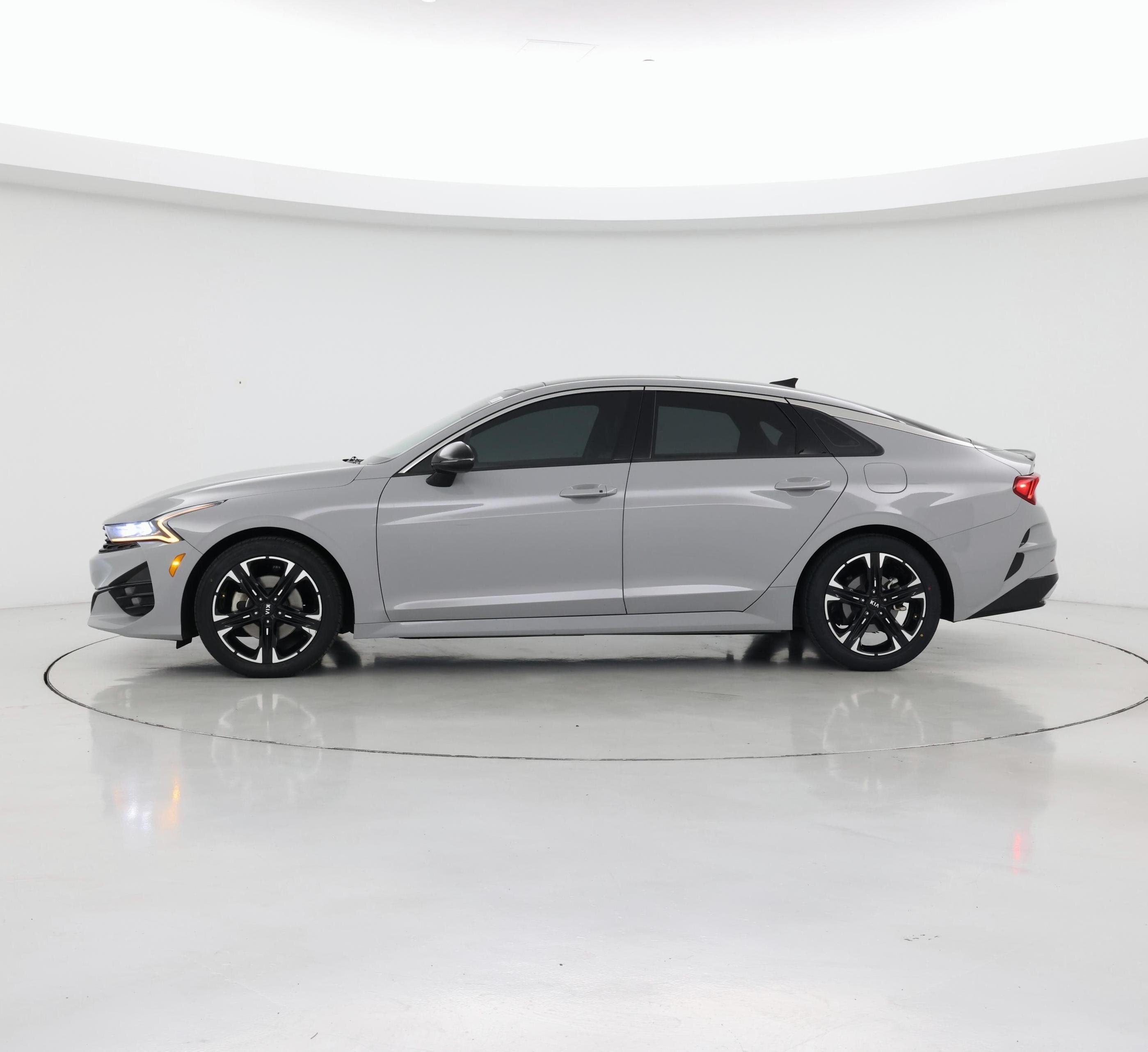 Thumbnail: 2021 Kia K5 - 3