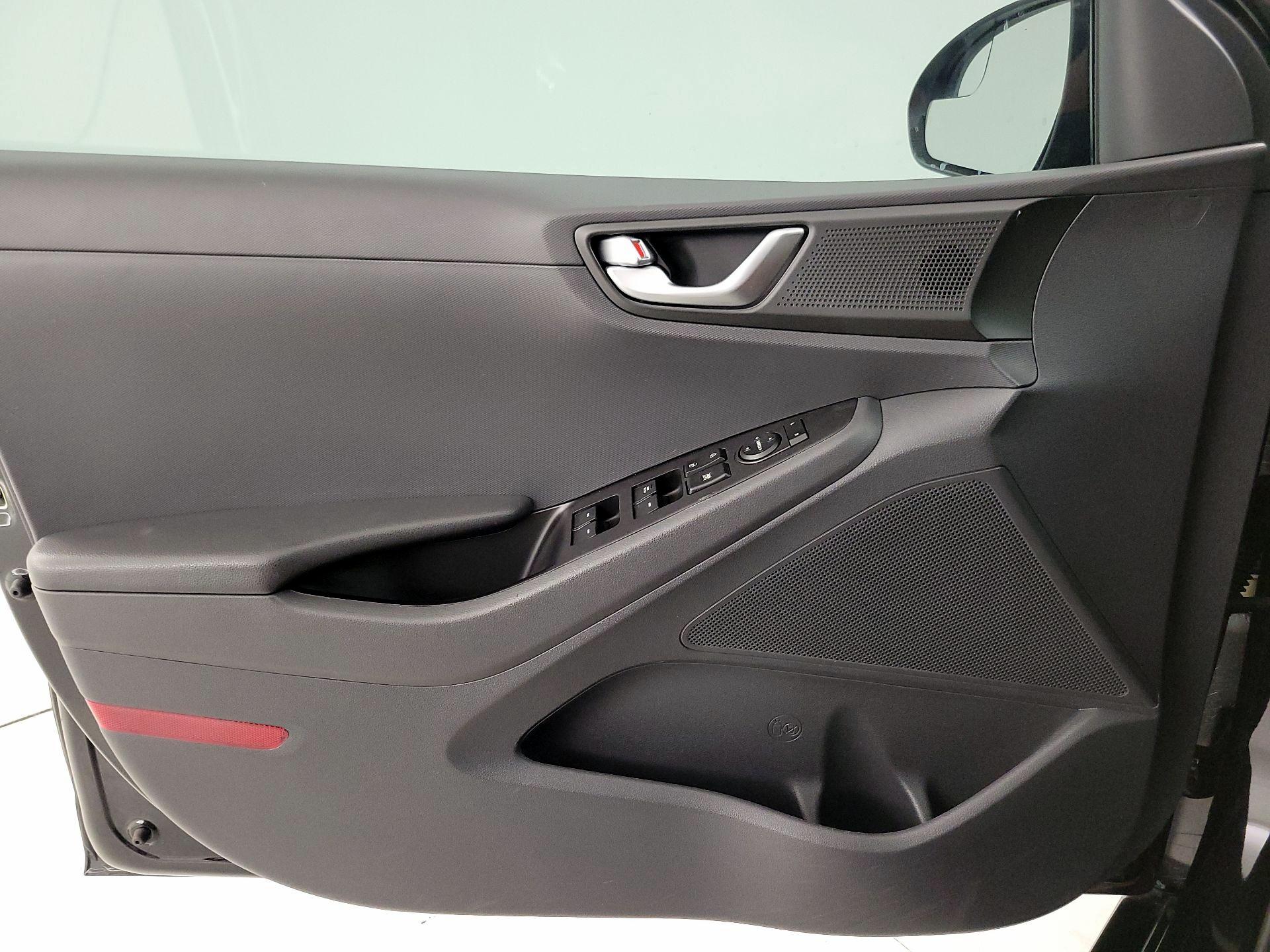Thumbnail: 2019 Hyundai Ioniq - 12