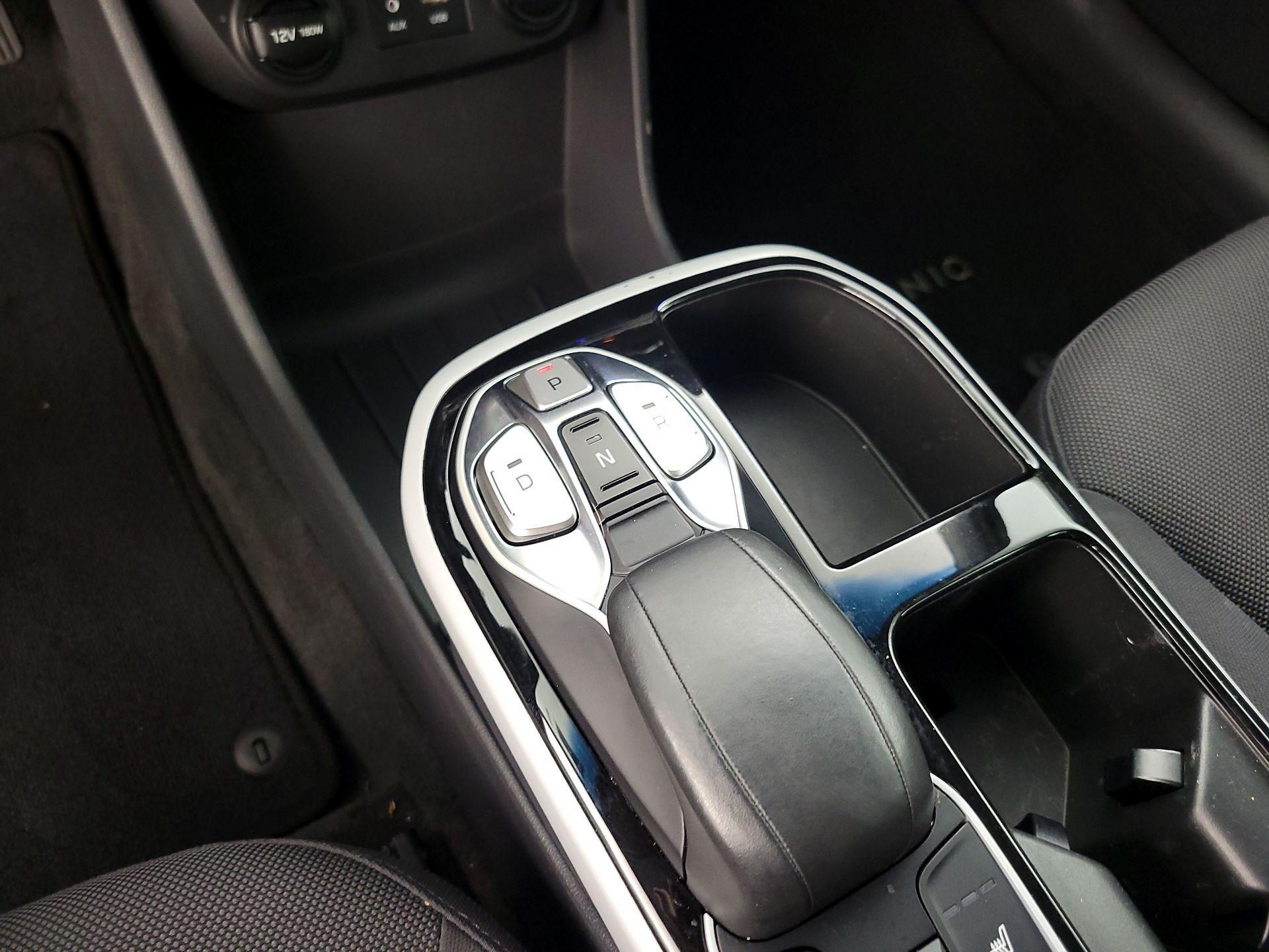 Thumbnail: 2019 Hyundai Ioniq - 17