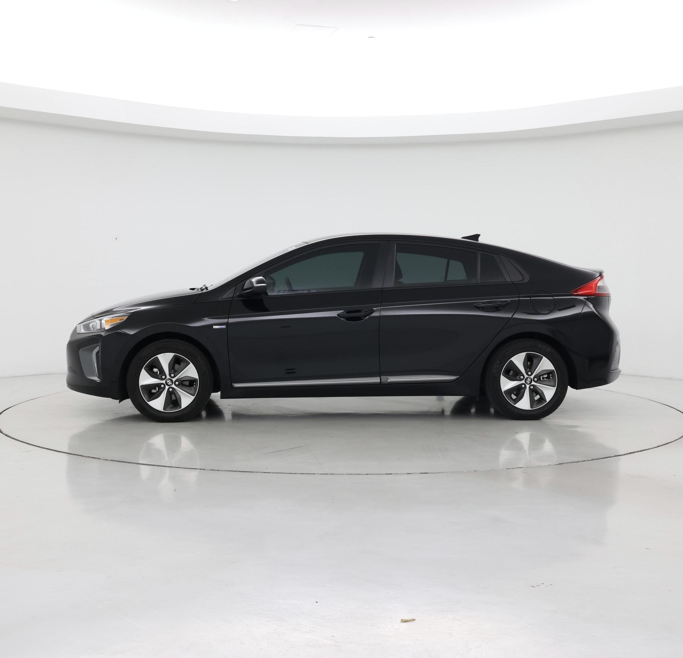 Thumbnail: 2019 Hyundai Ioniq - 3