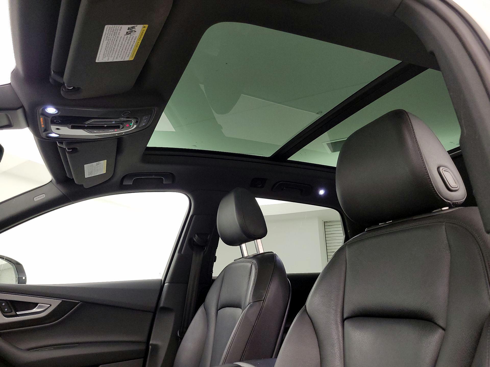 Thumbnail: 2019 Audi Q7 - 19