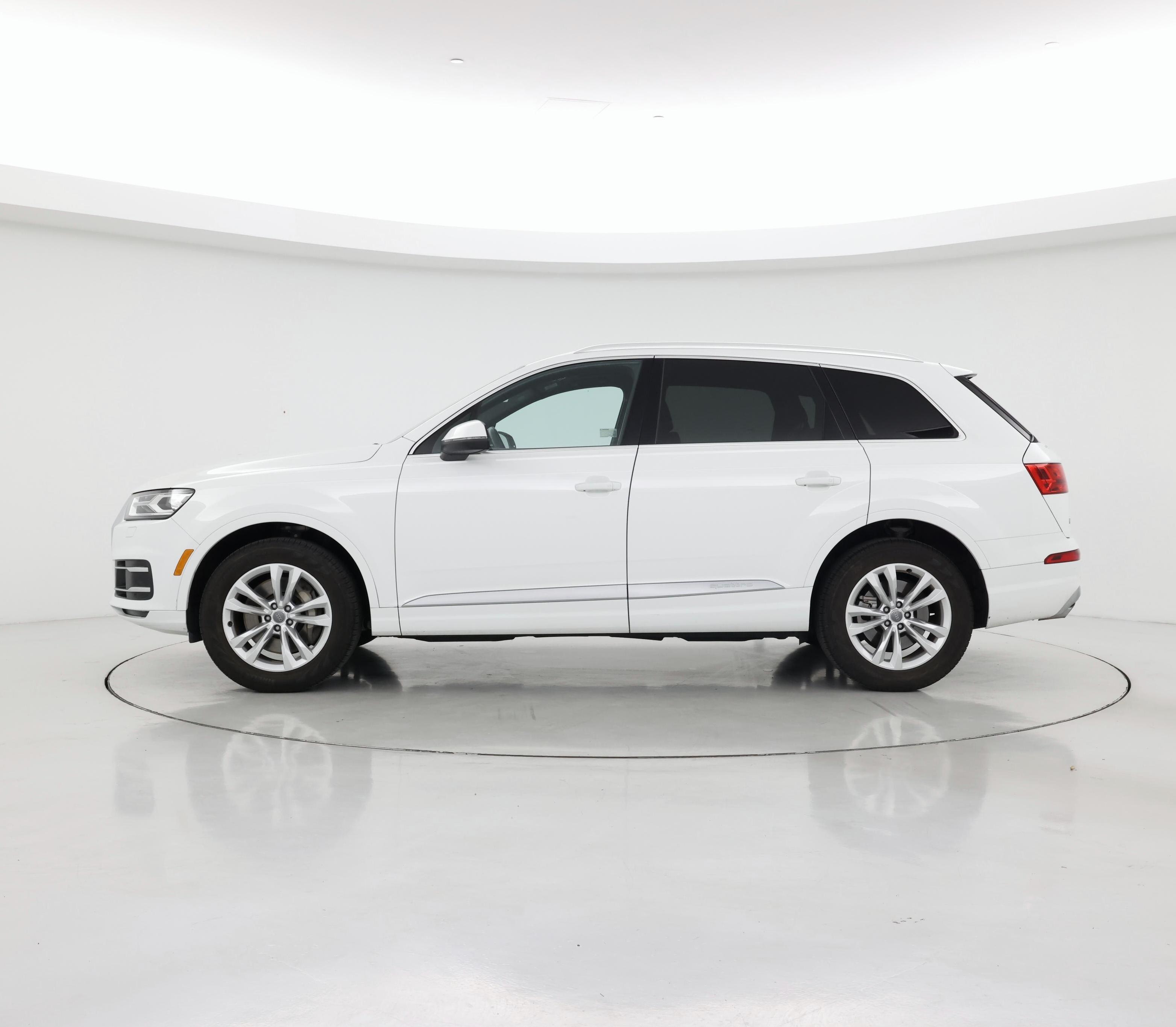 Thumbnail: 2019 Audi Q7 - 3