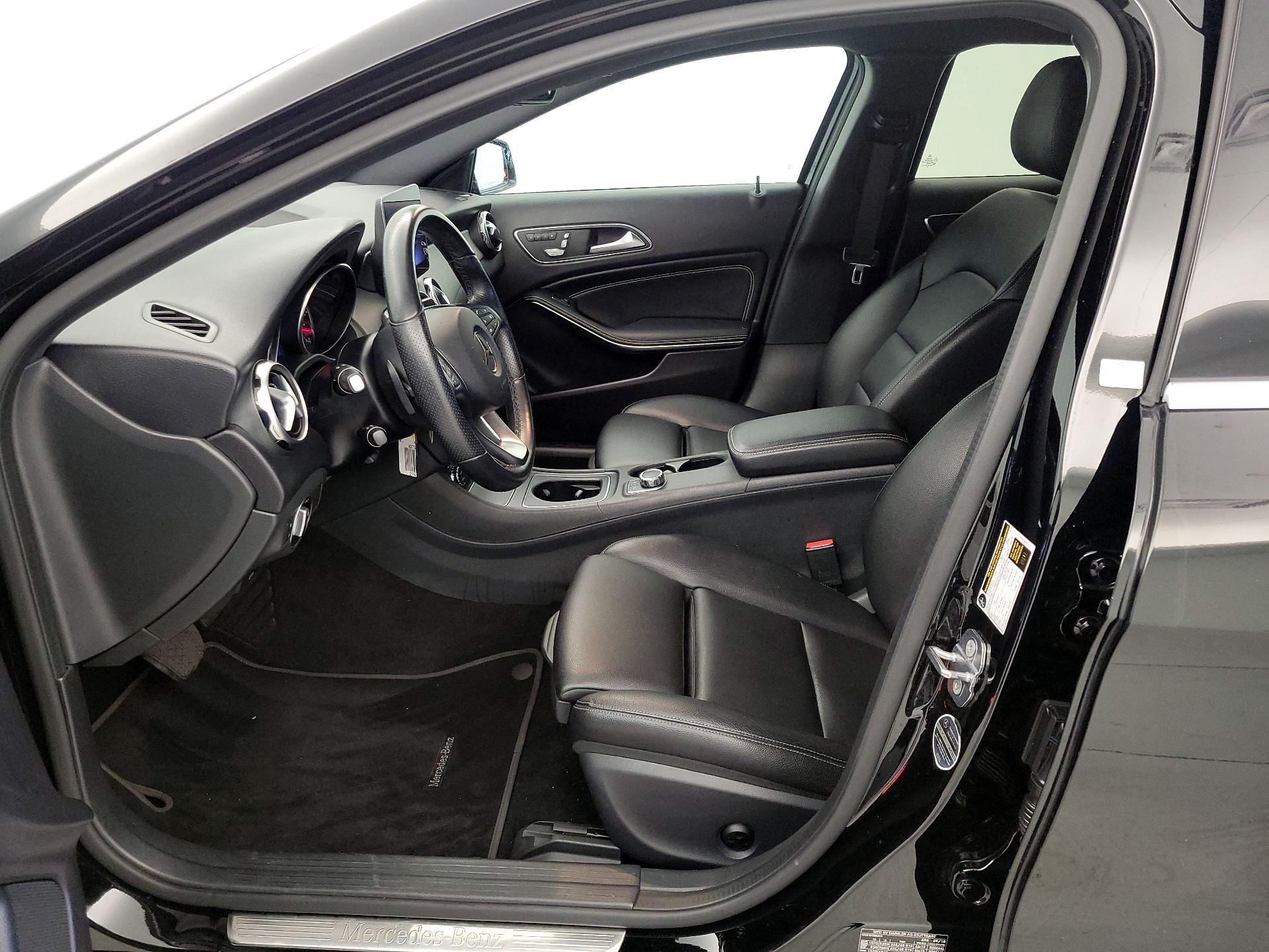 Thumbnail: 2019 Mercedes-Benz GLA - 11