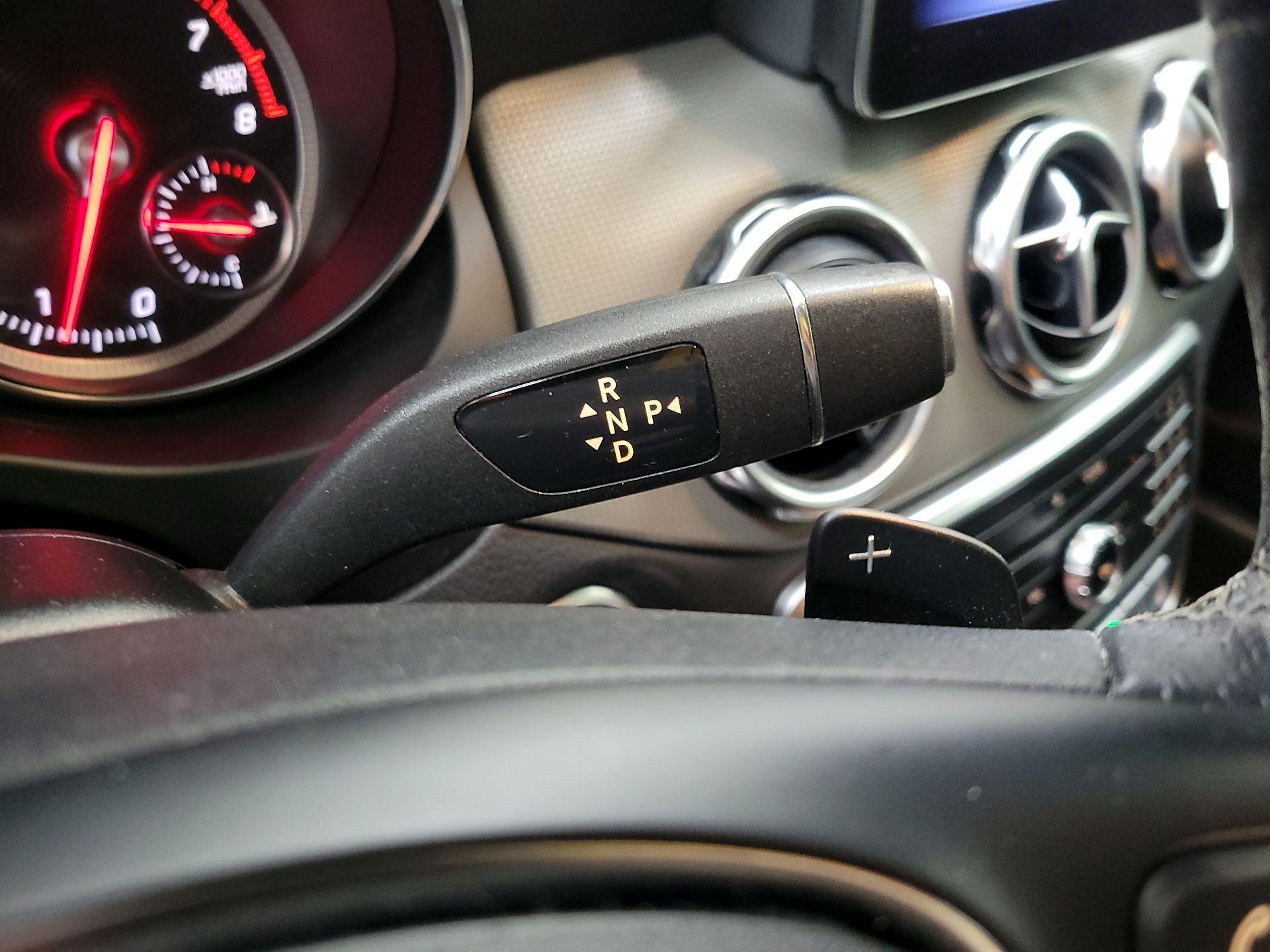 Thumbnail: 2019 Mercedes-Benz GLA - 16