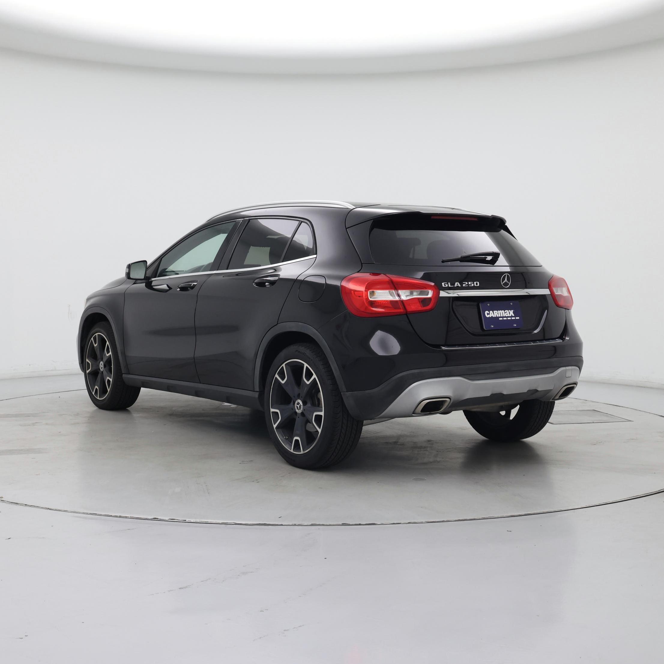Thumbnail: 2019 Mercedes-Benz GLA - 2