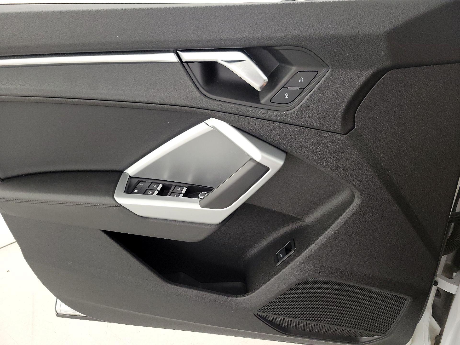 Thumbnail: 2020 Audi Q3 - 12