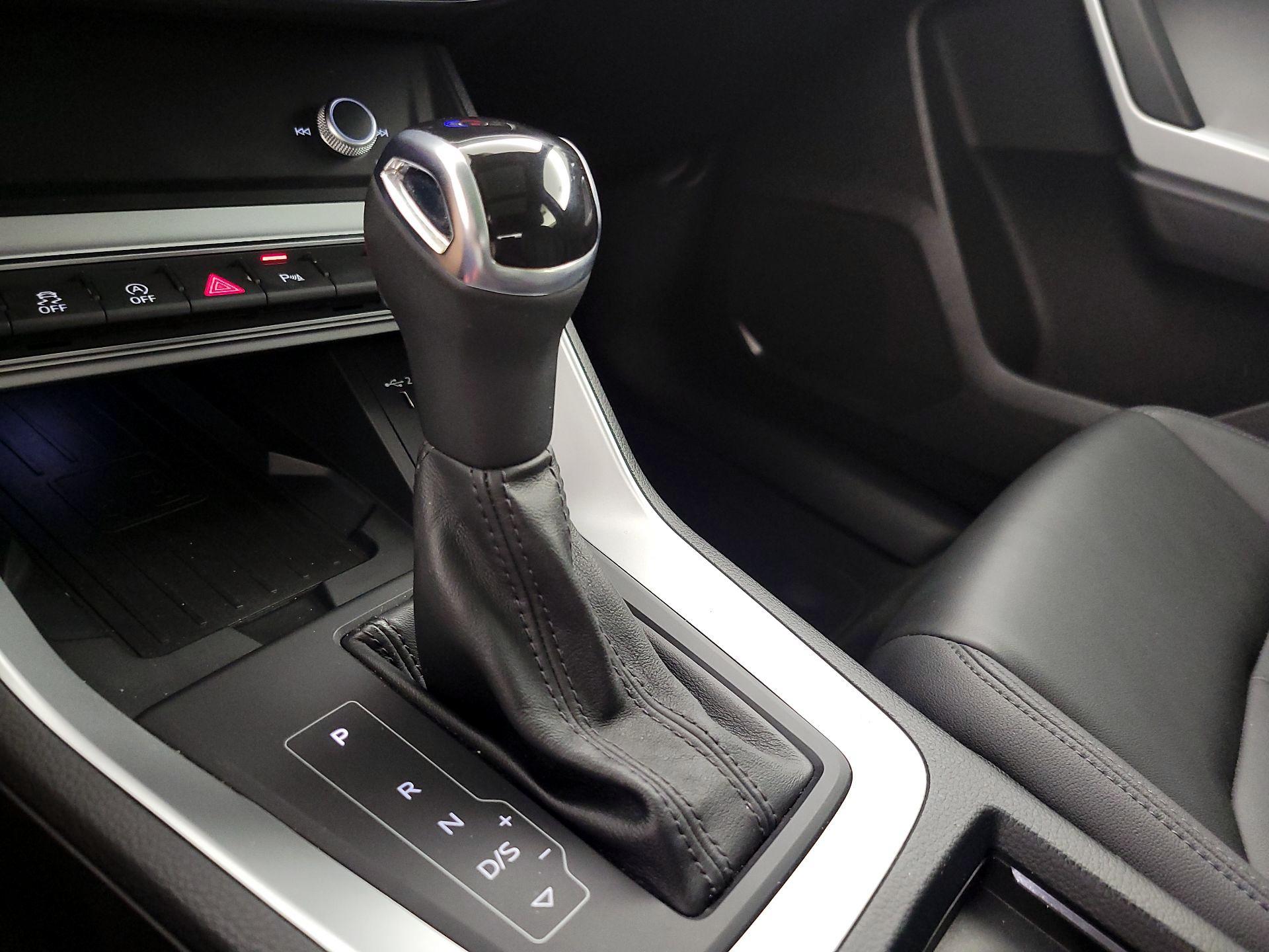 Thumbnail: 2020 Audi Q3 - 16