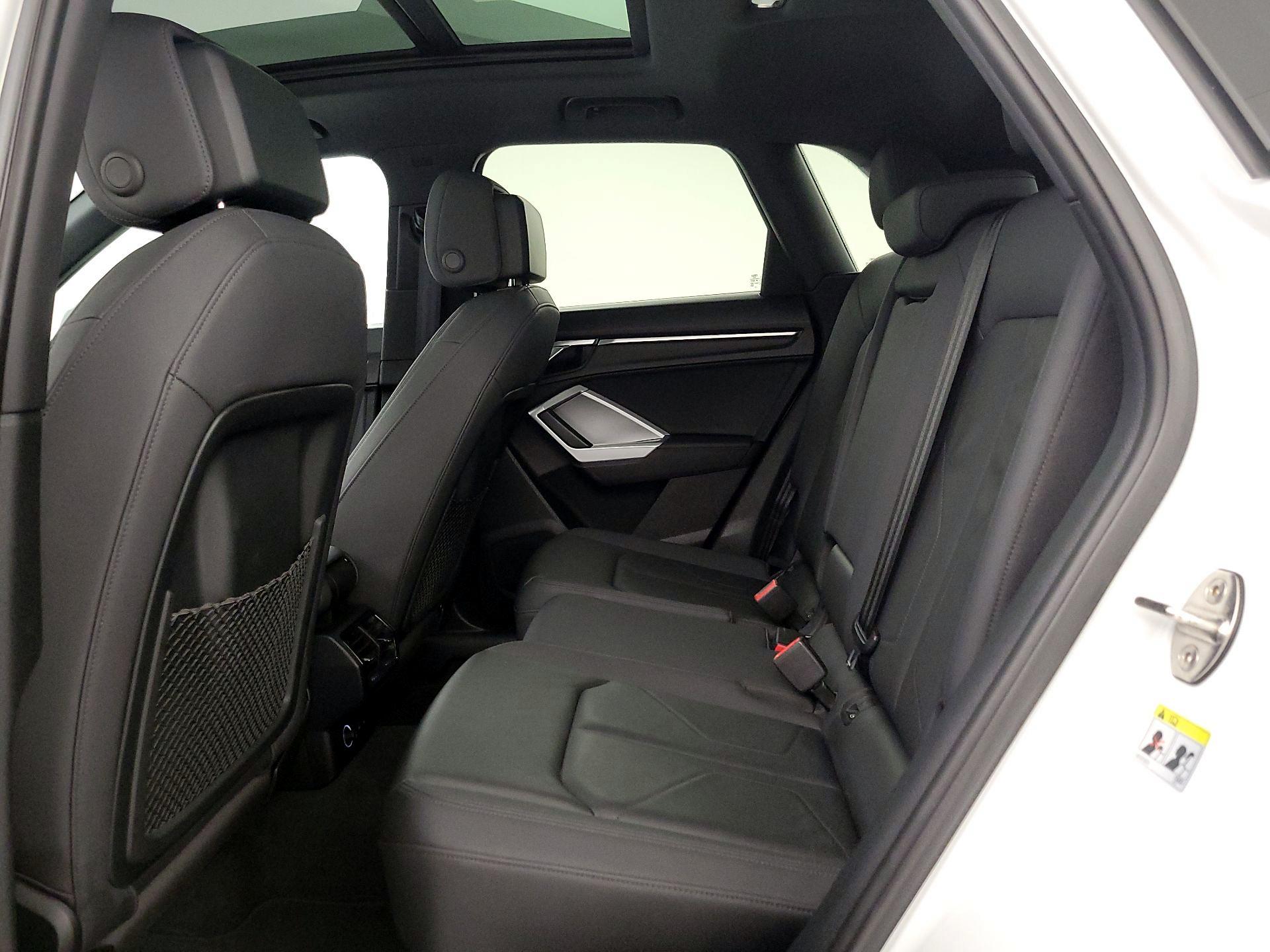 Thumbnail: 2020 Audi Q3 - 20