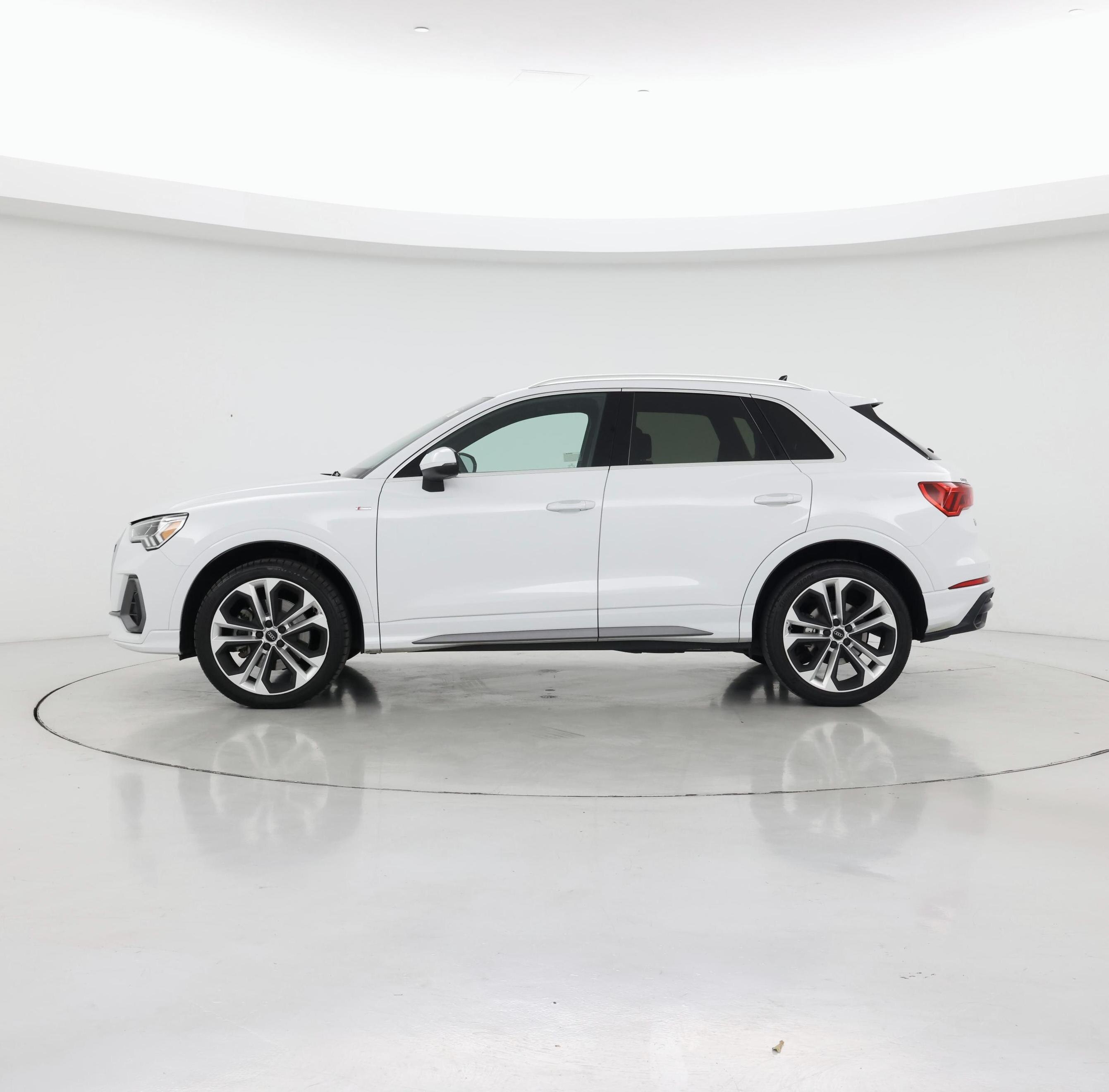 Thumbnail: 2020 Audi Q3 - 3