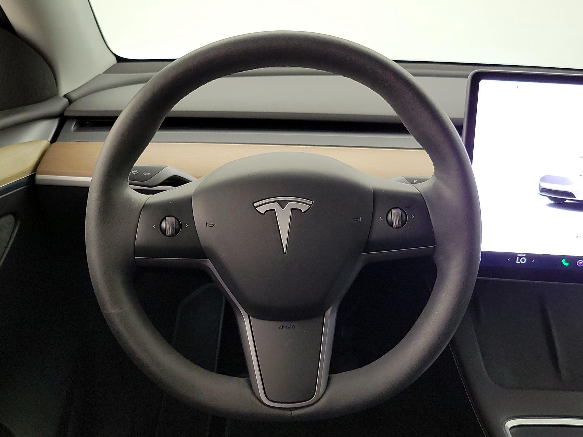 Thumbnail: 2023 Tesla Model Y - 10