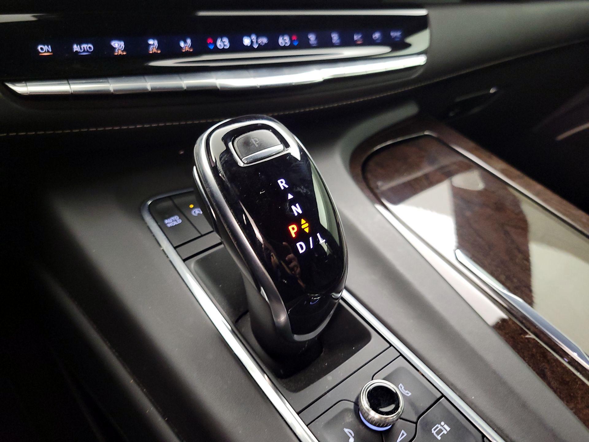 Thumbnail: 2021 Cadillac Escalade - 17