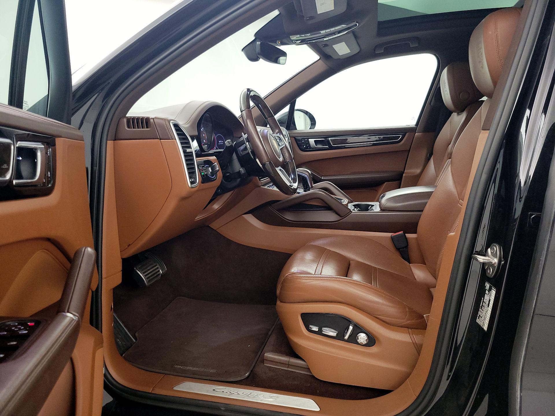 Thumbnail: 2019 Porsche Cayenne - 11