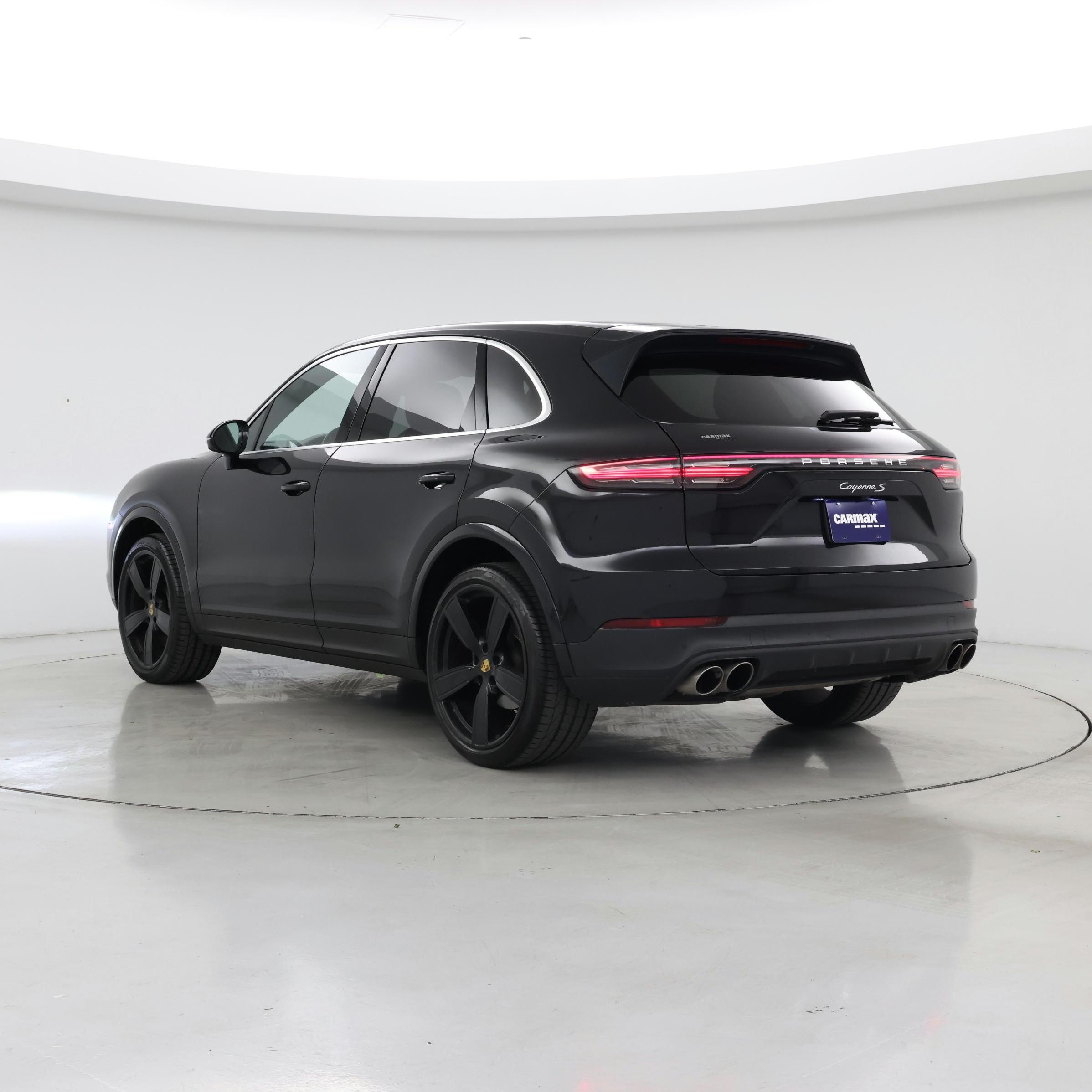 Thumbnail: 2019 Porsche Cayenne - 2