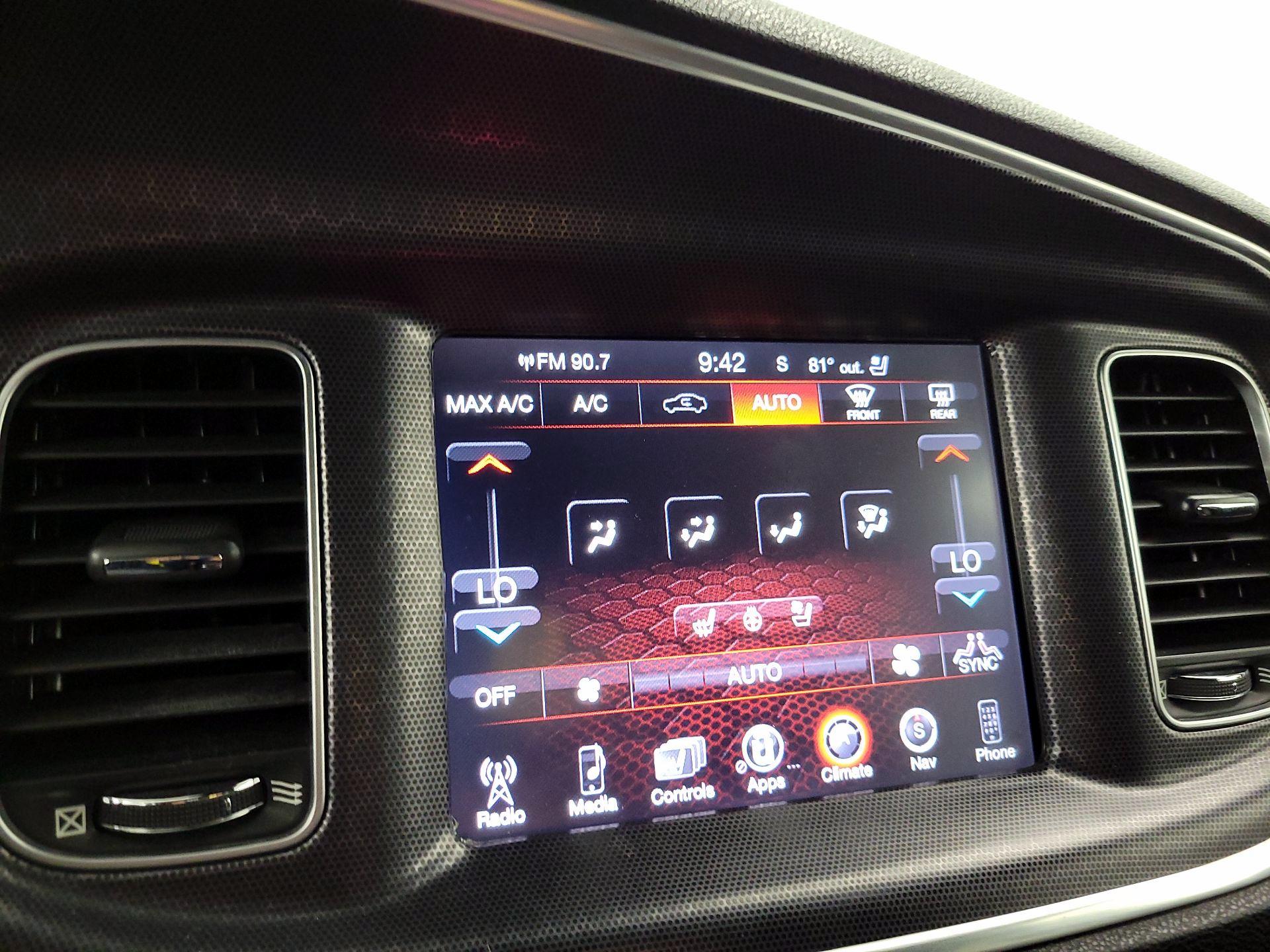 Thumbnail: 2016 Dodge Charger - 17