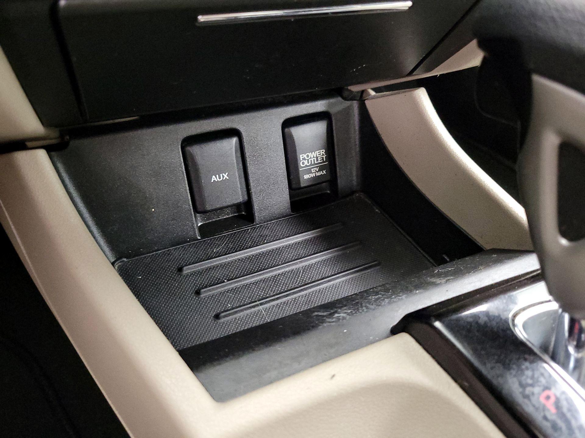 Thumbnail: 2015 Honda Civic - 18
