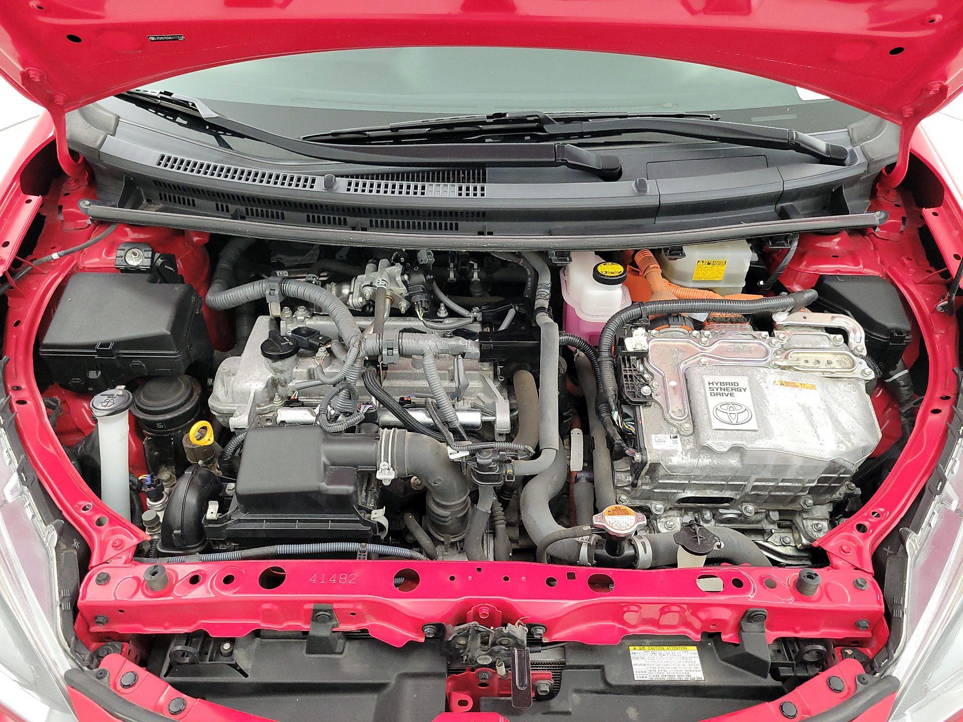 Thumbnail: 2016 Toyota Prius c - 20
