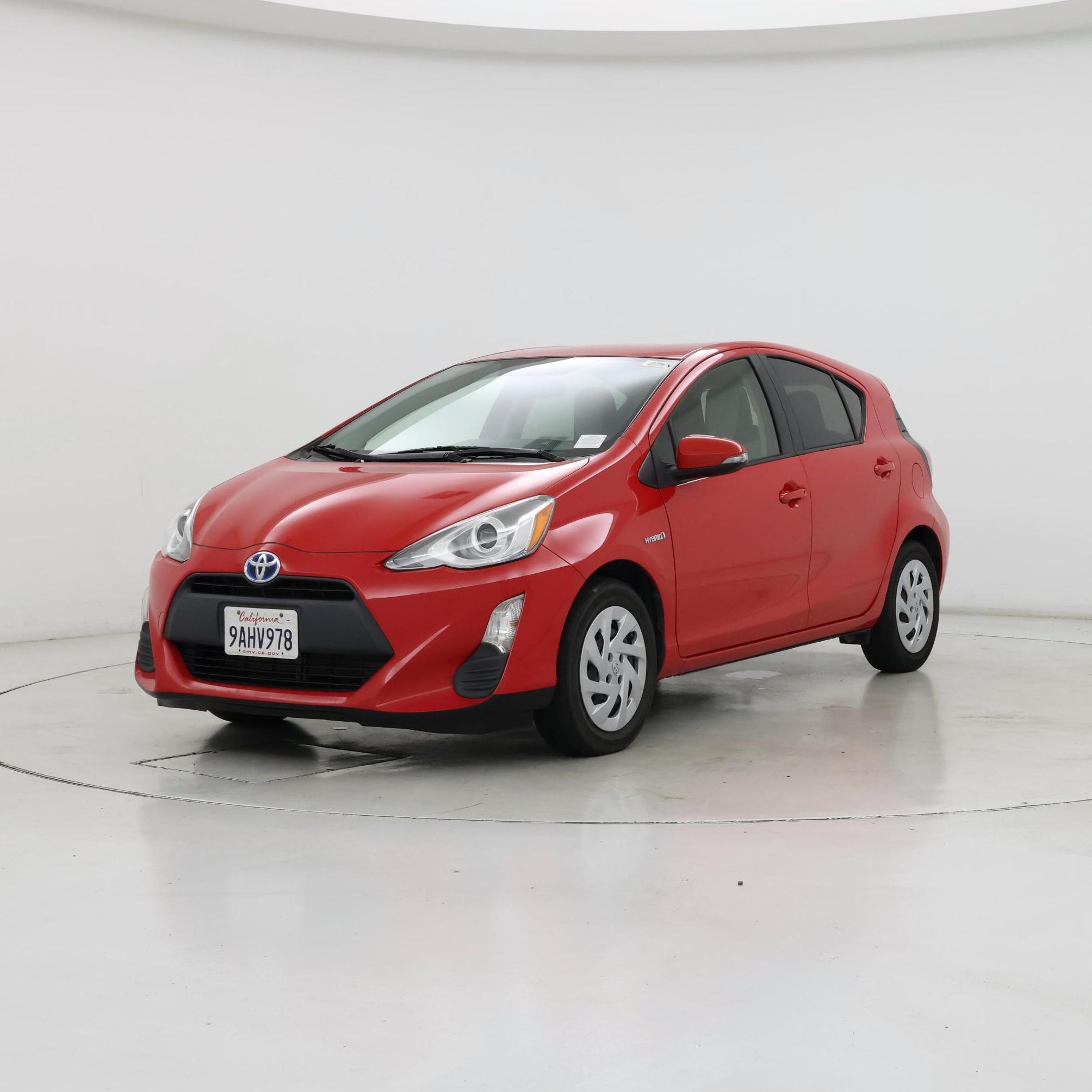 Thumbnail: 2016 Toyota Prius c - 4