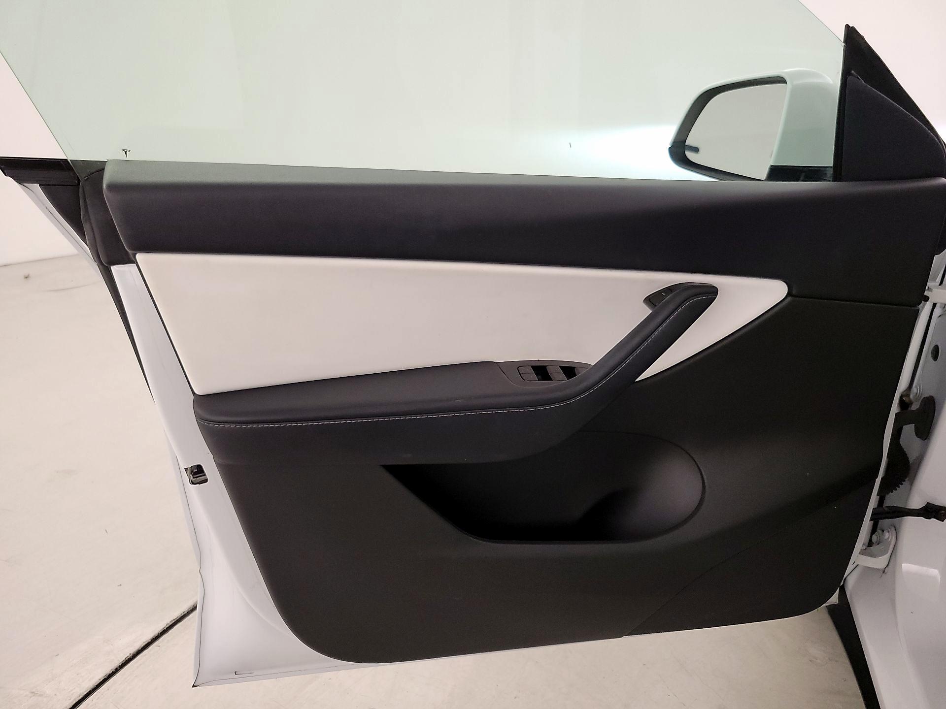 Thumbnail: 2020 Tesla Model Y - 12