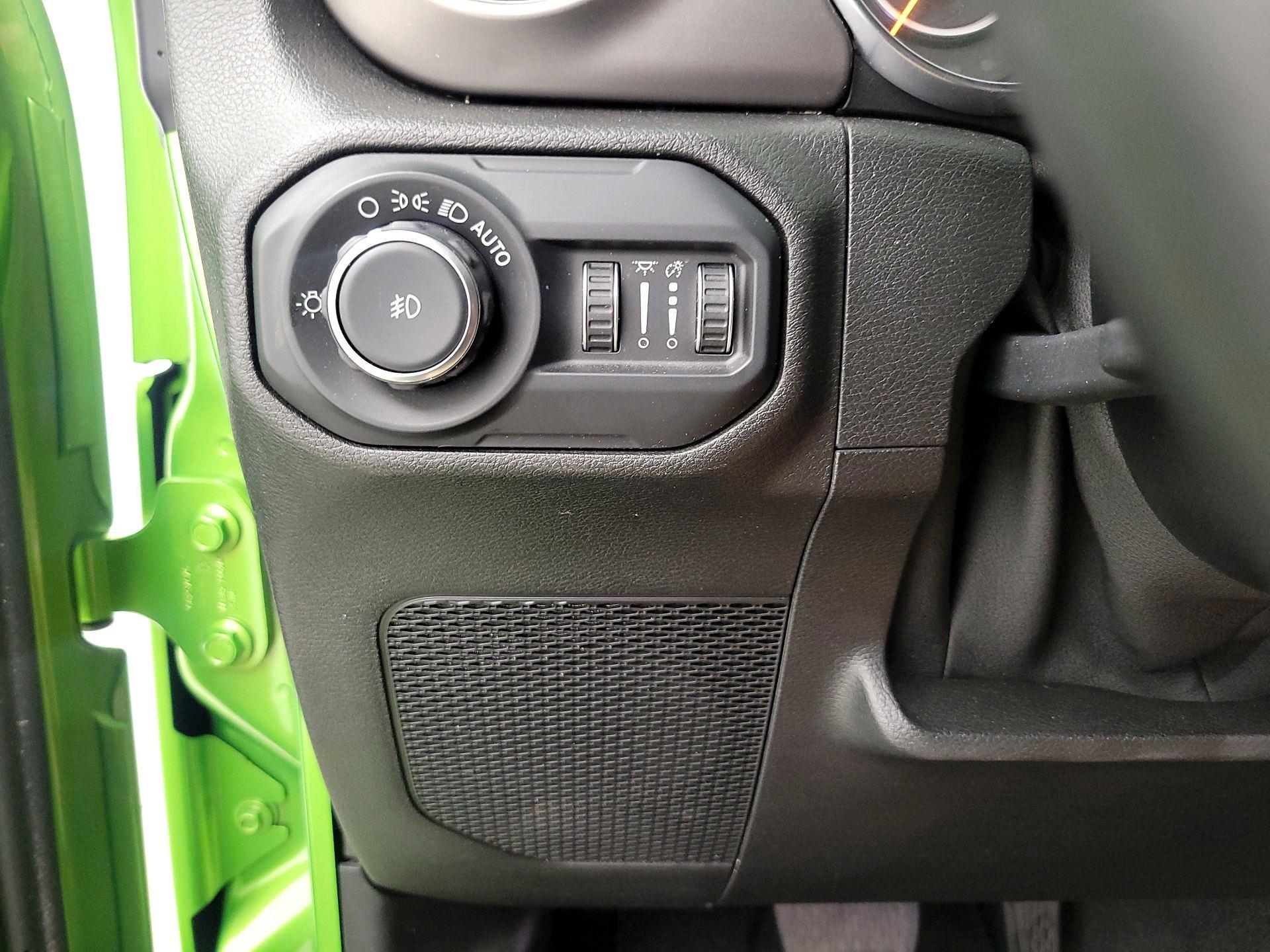 Thumbnail: 2019 Jeep Wrangler - 13