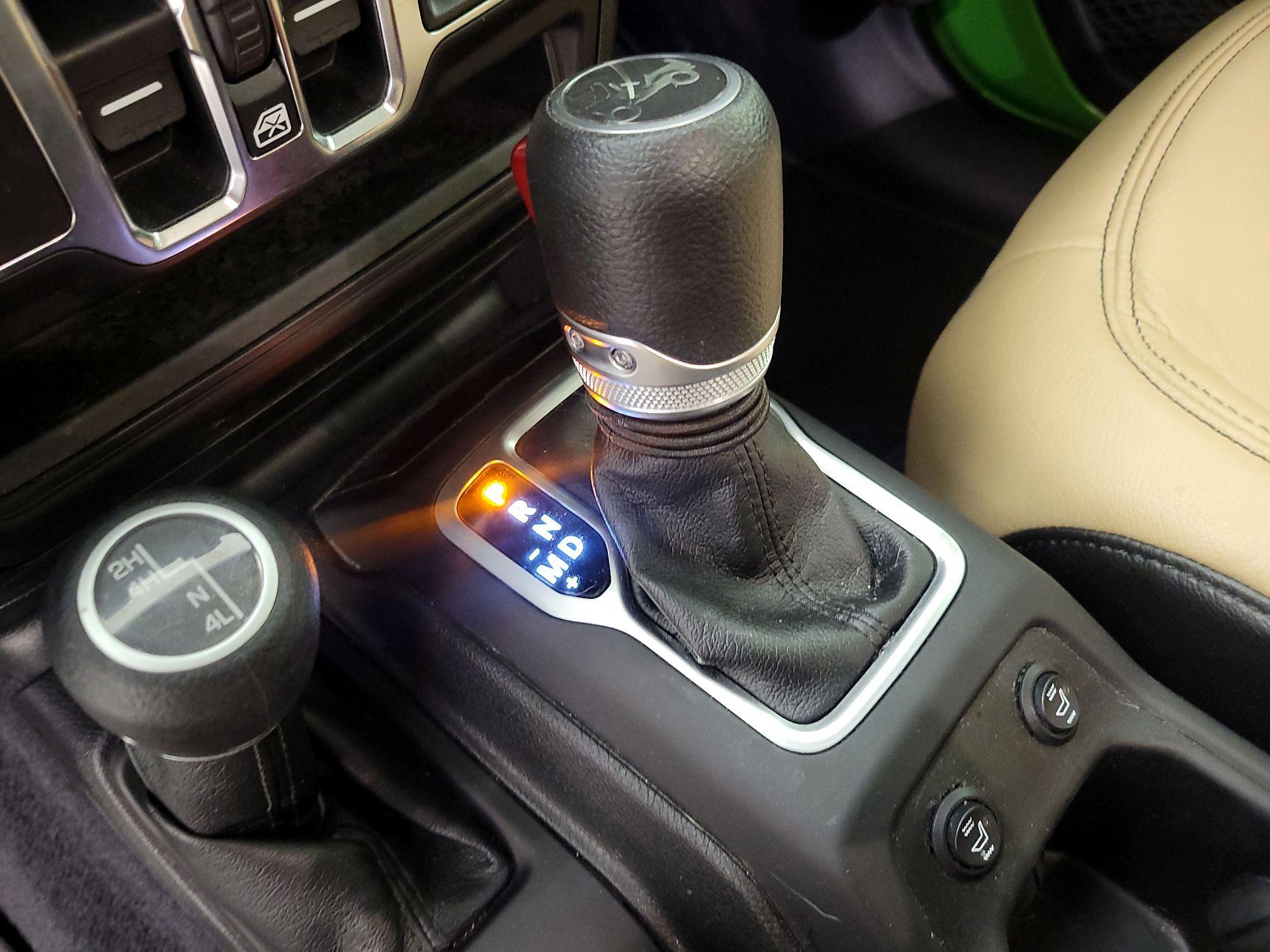 Thumbnail: 2019 Jeep Wrangler - 17