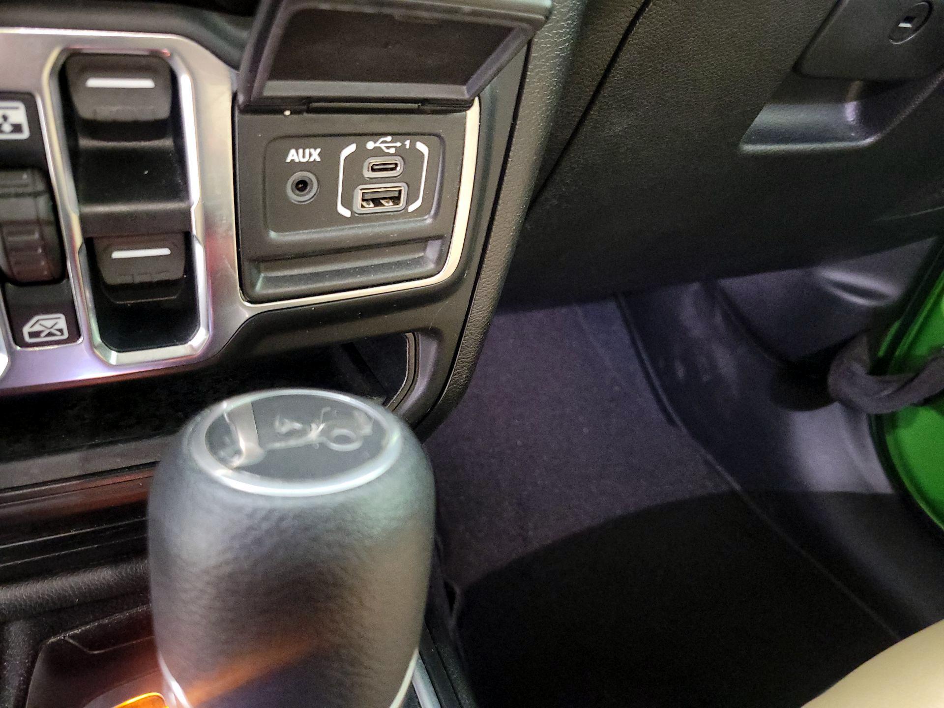 Thumbnail: 2019 Jeep Wrangler - 18