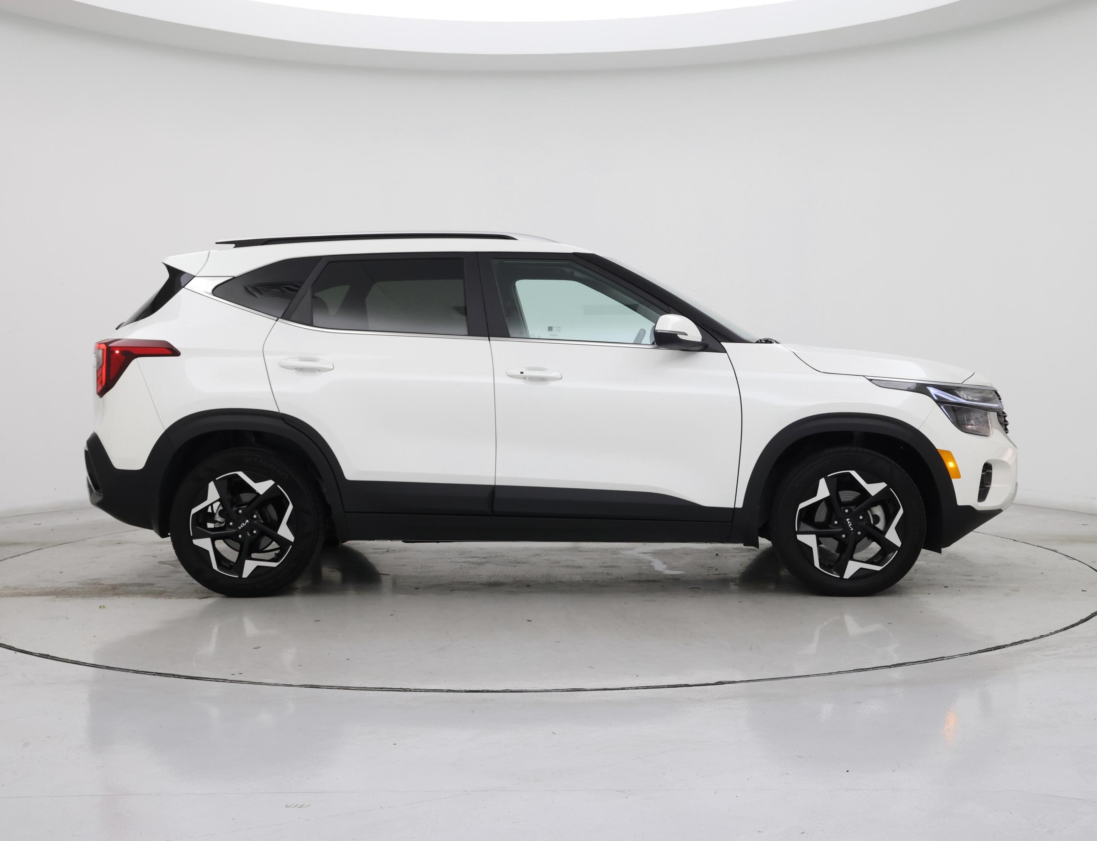 Thumbnail: 2024 Kia Seltos - 7