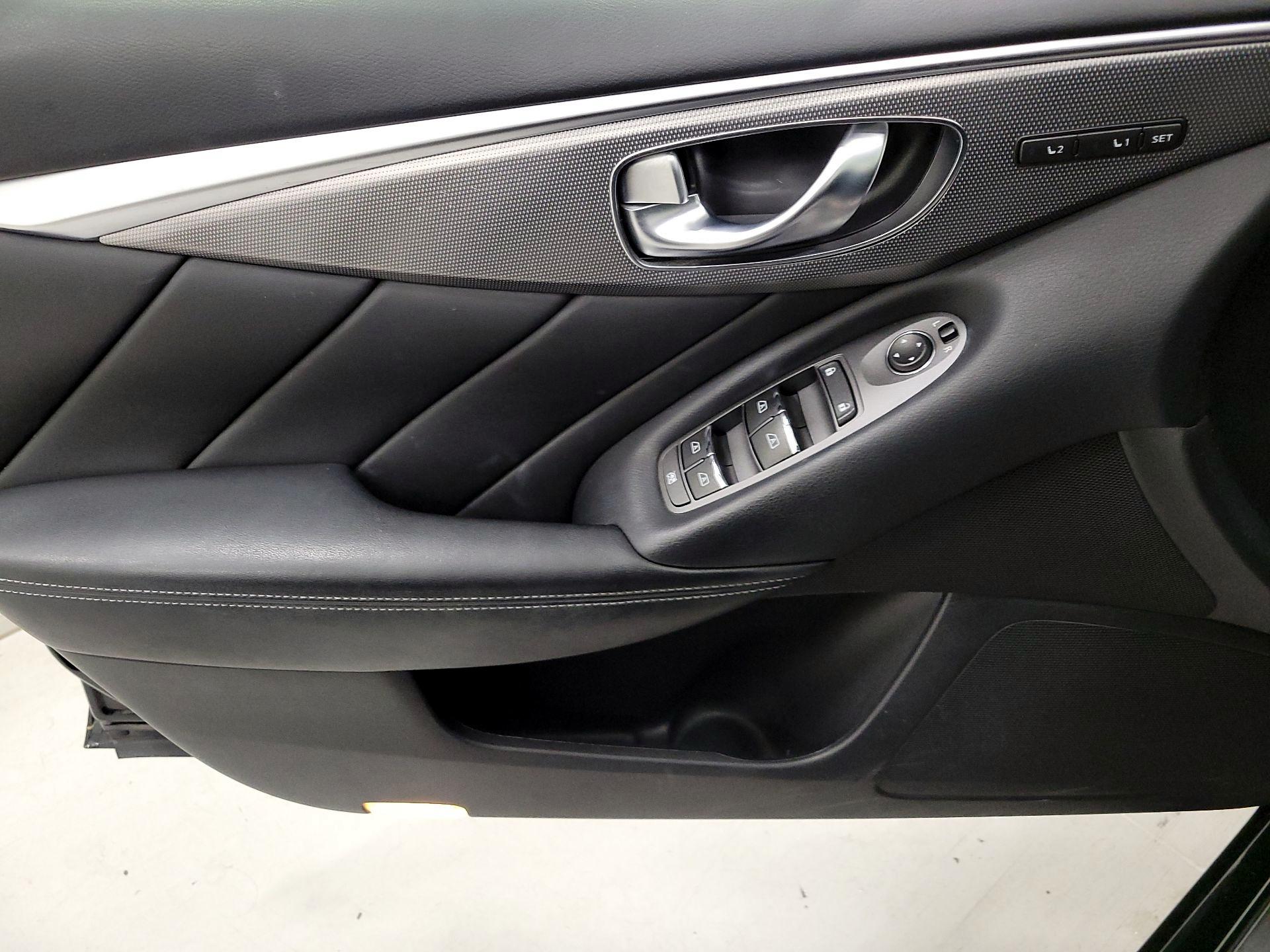 Thumbnail: 2016 INFINITI Q50 - 12