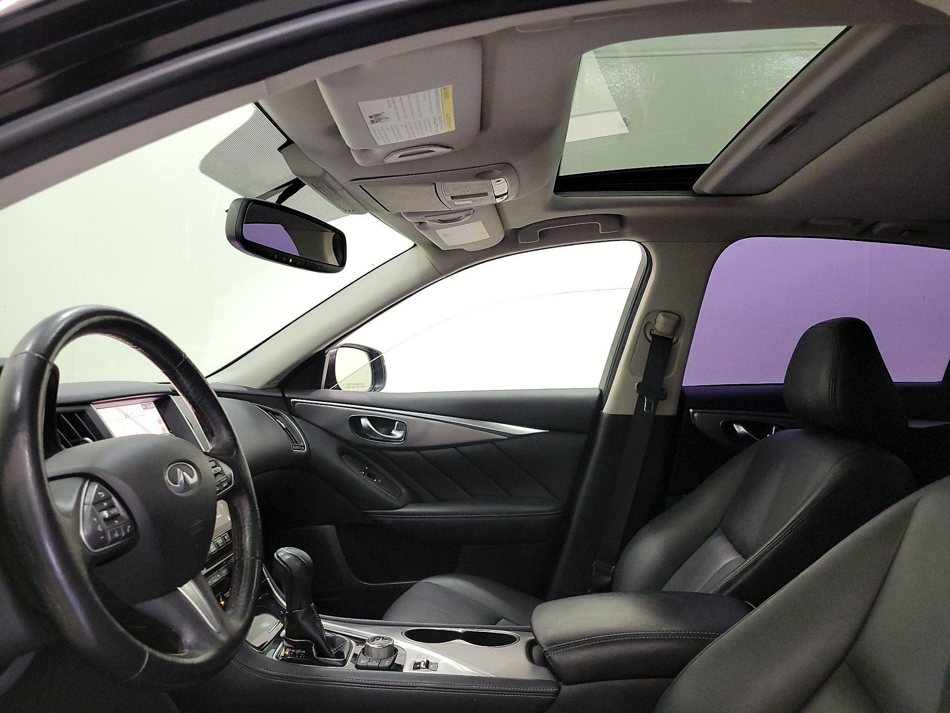 Thumbnail: 2016 INFINITI Q50 - 19