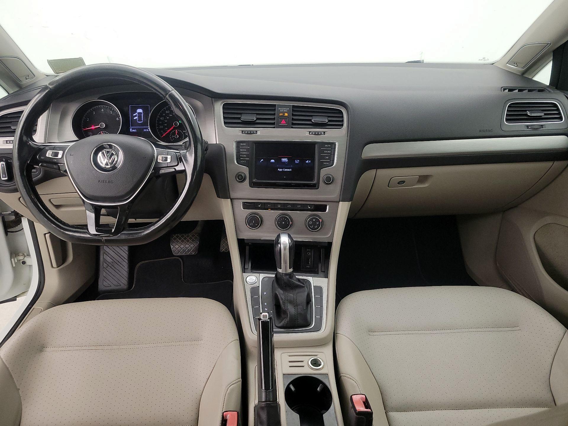 Thumbnail: 2016 Volkswagen Golf - 9