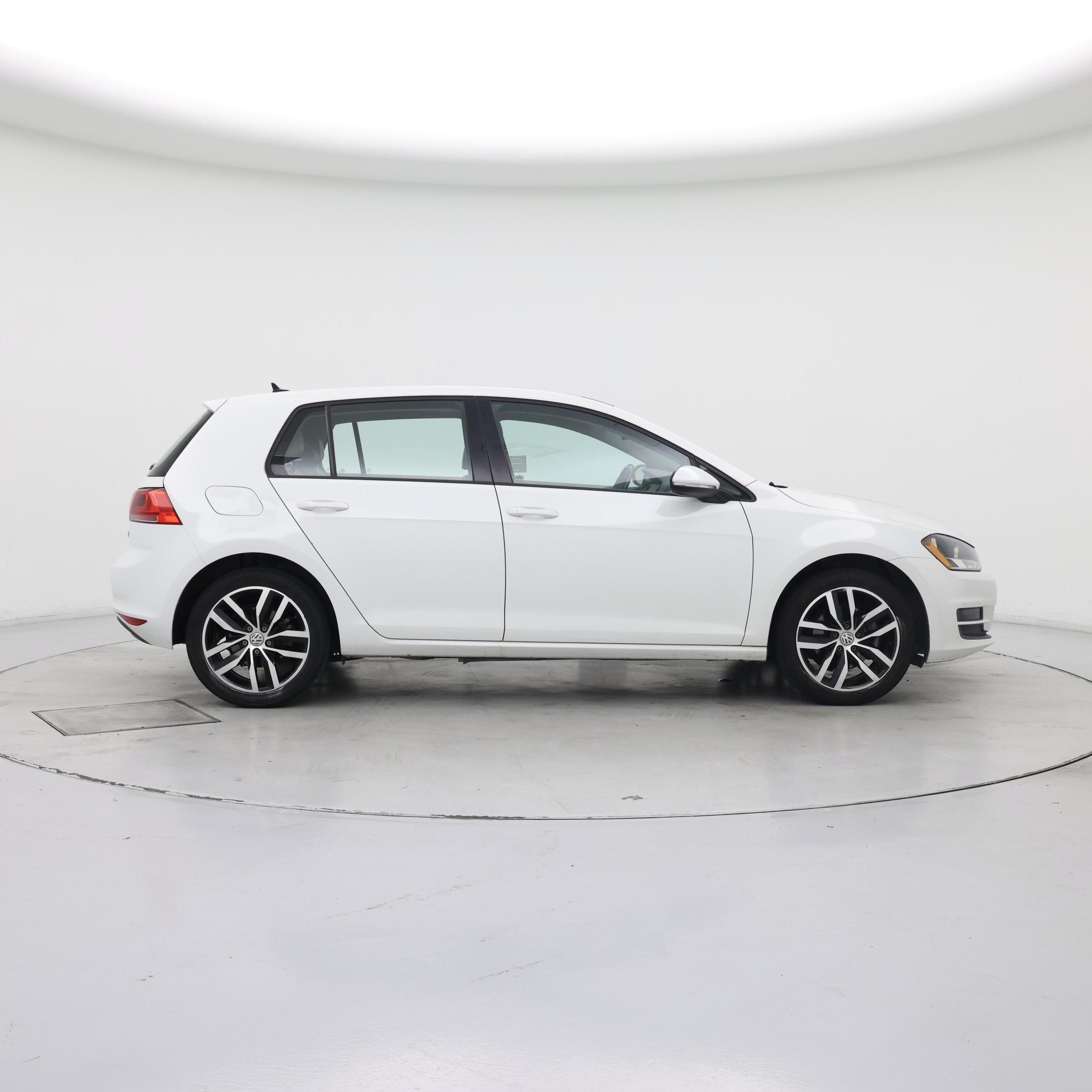 Thumbnail: 2016 Volkswagen Golf - 7
